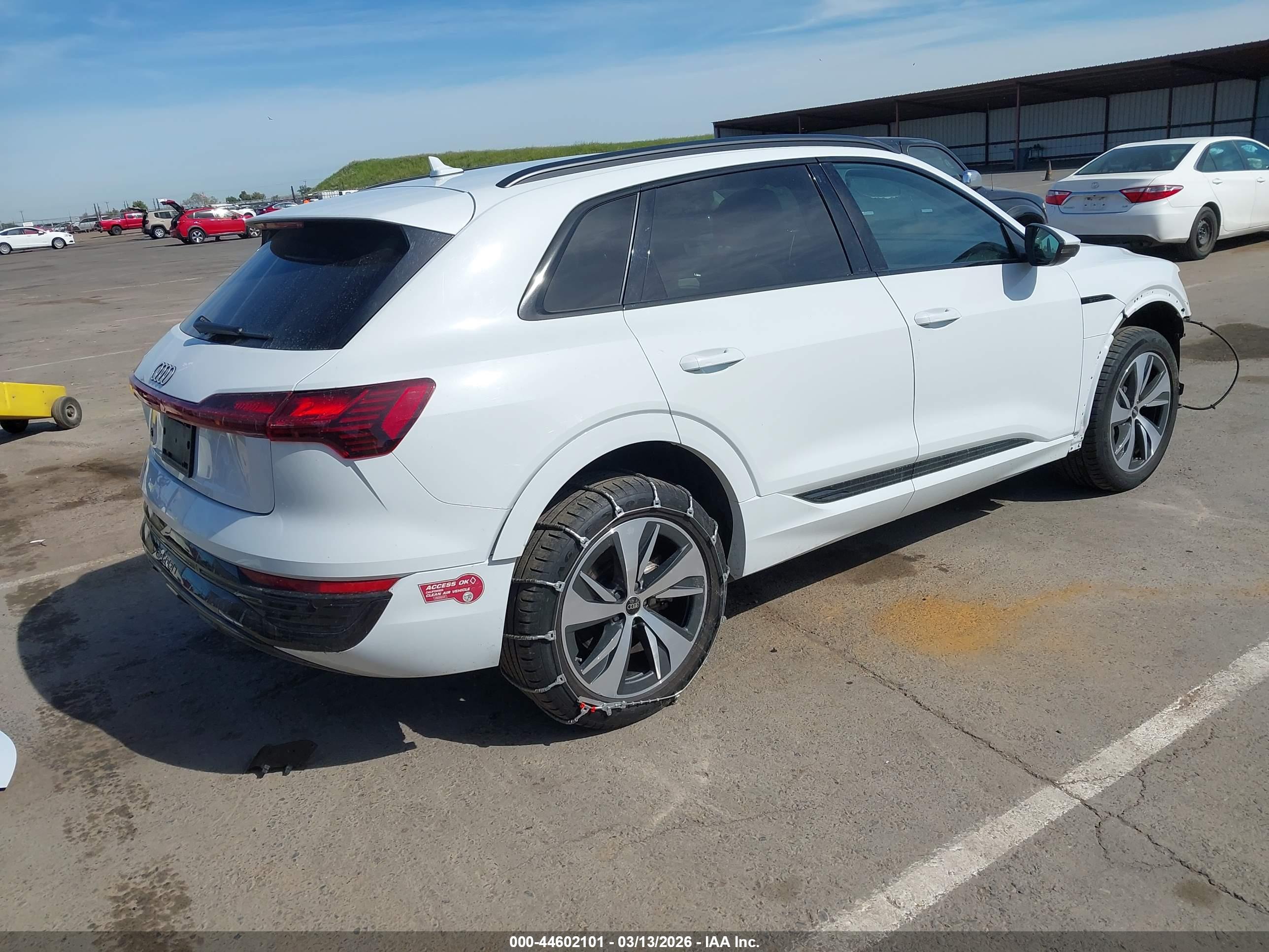 AUDI Q8 image 4