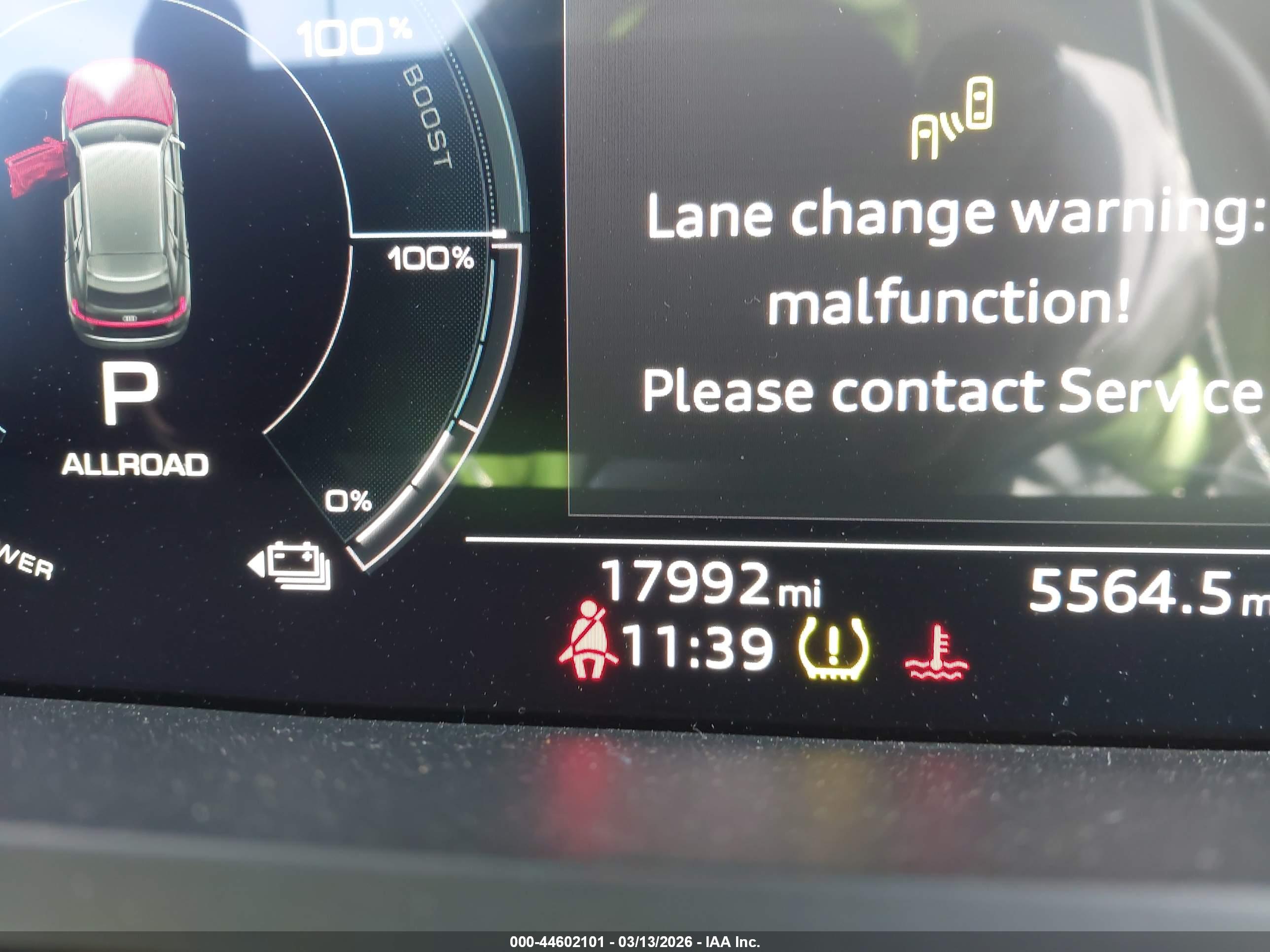 AUDI Q8 image 7