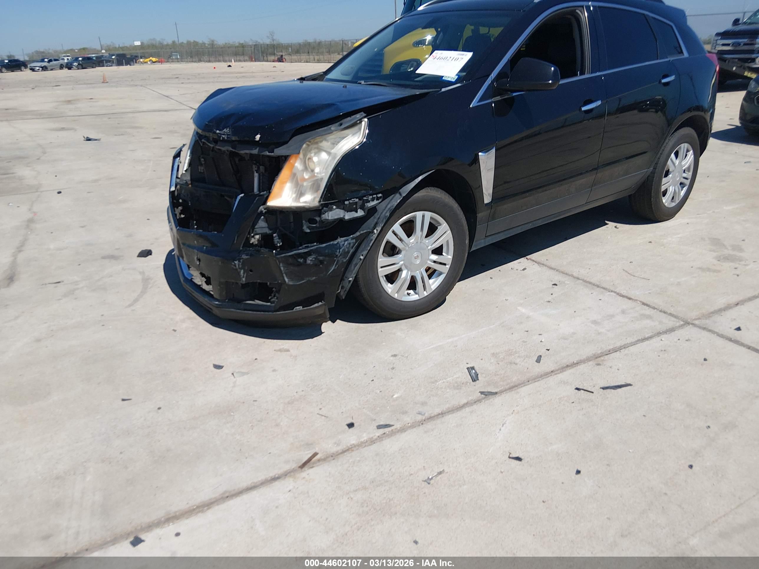 CADILLAC SRX image 2