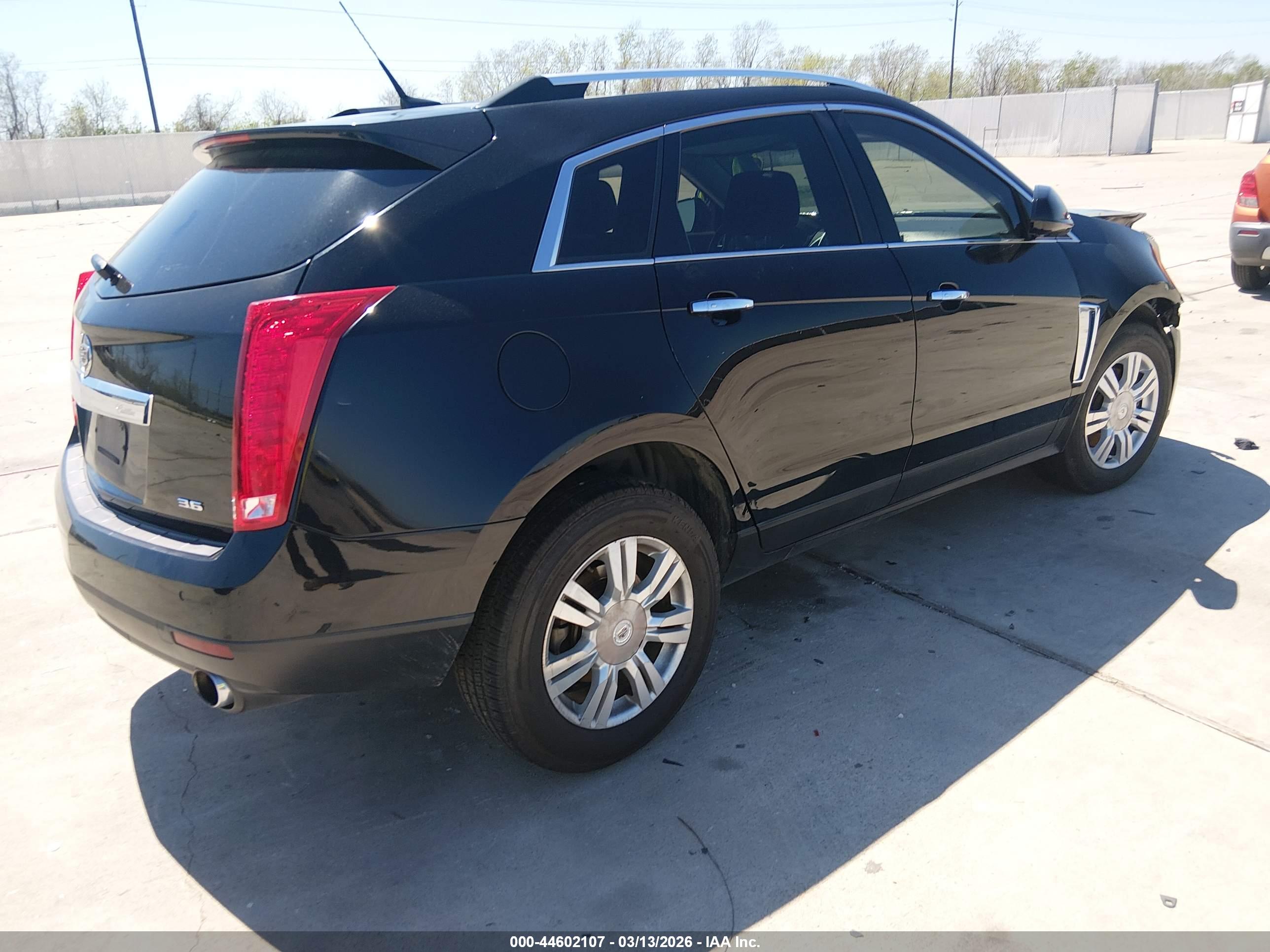CADILLAC SRX image 4