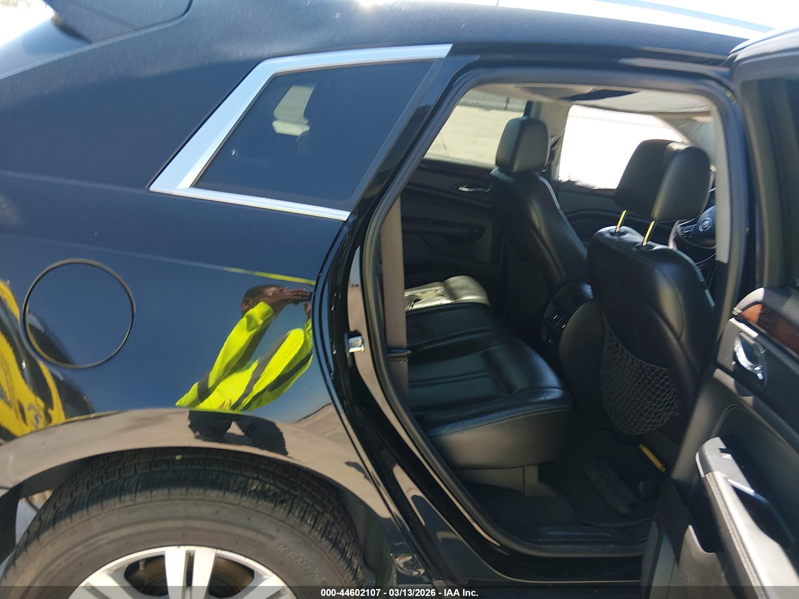 CADILLAC SRX image 8
