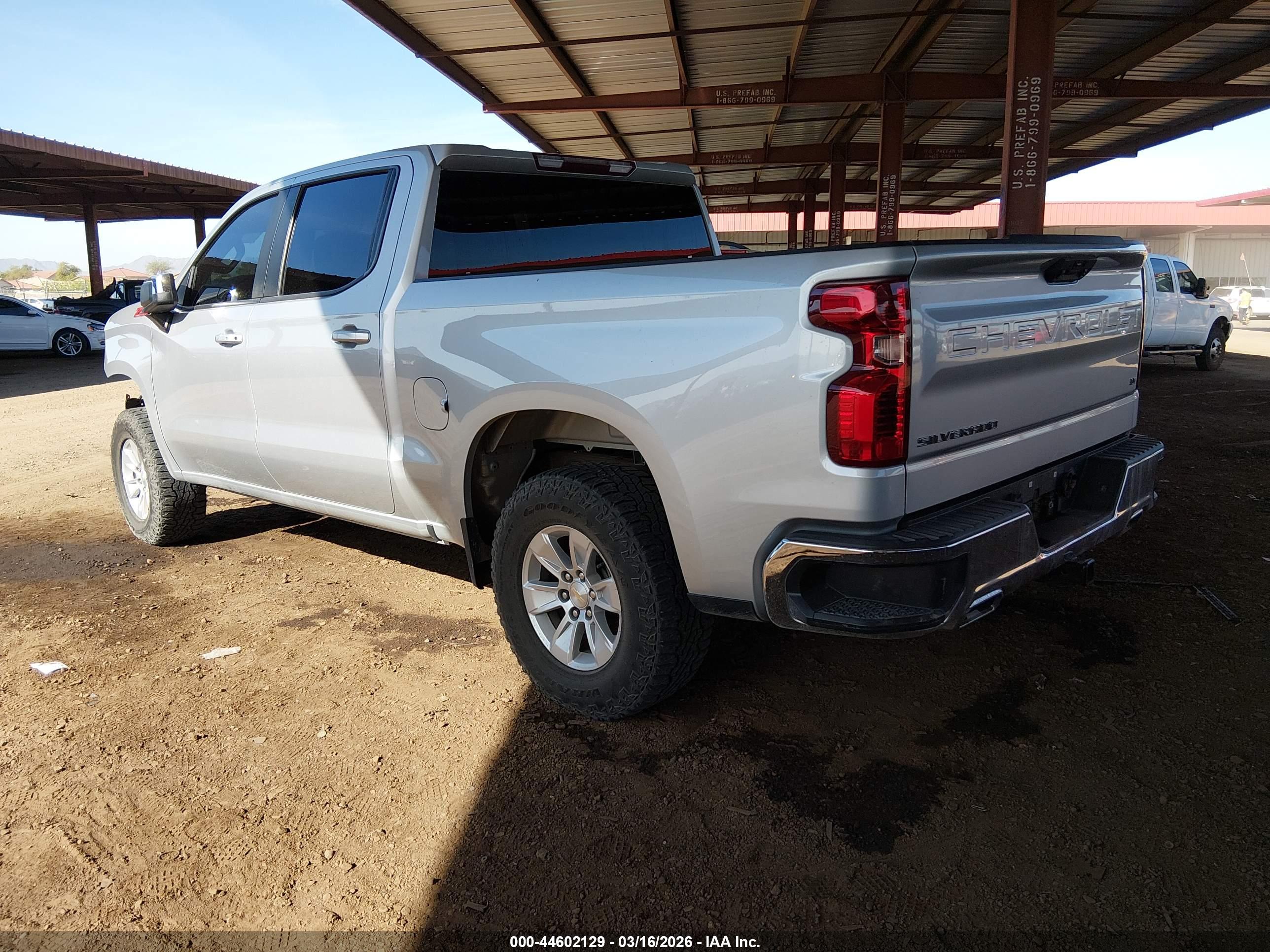 CHEVROLET SILVERADO image 3