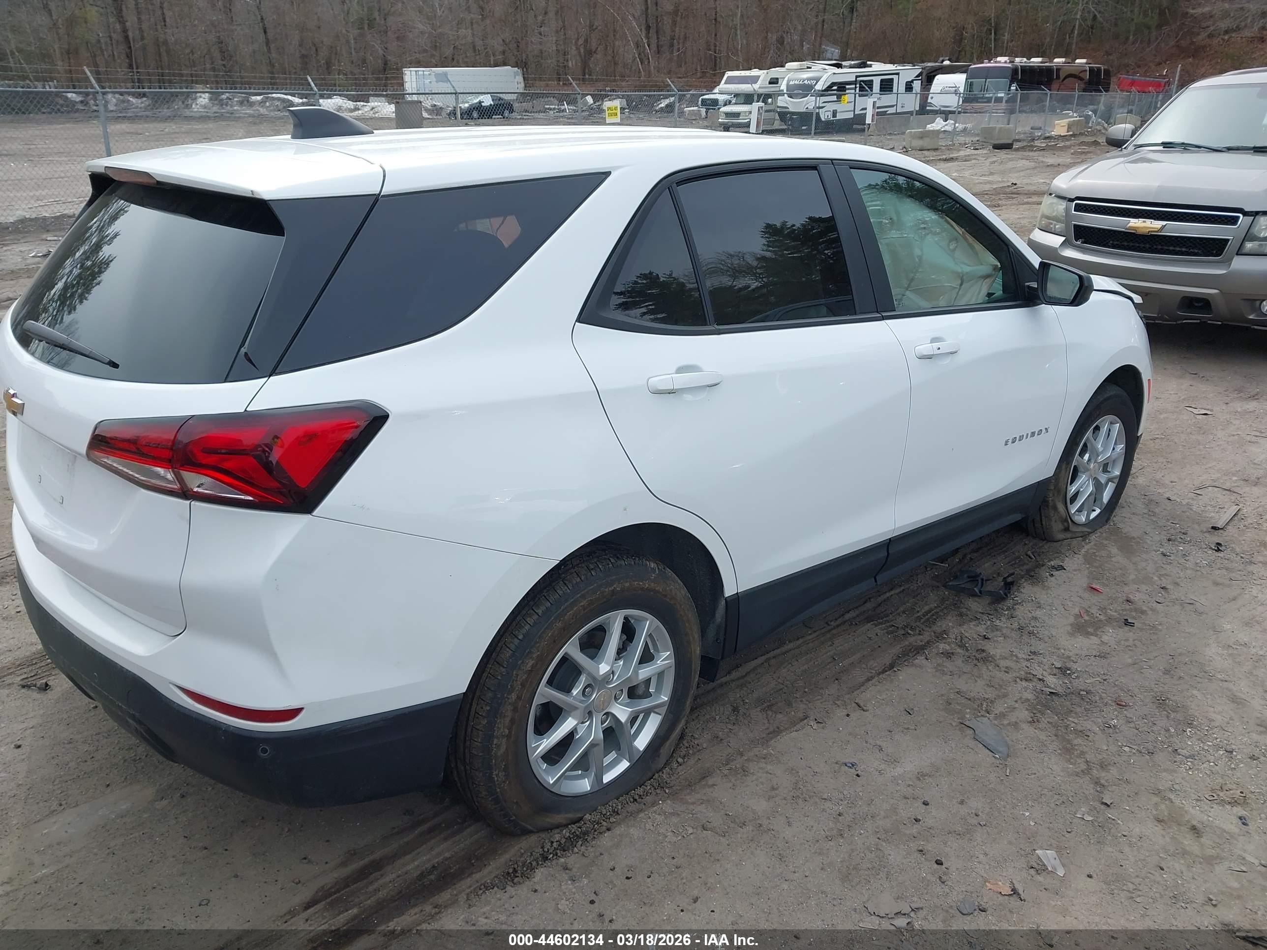 CHEVROLET EQUINOX image 4