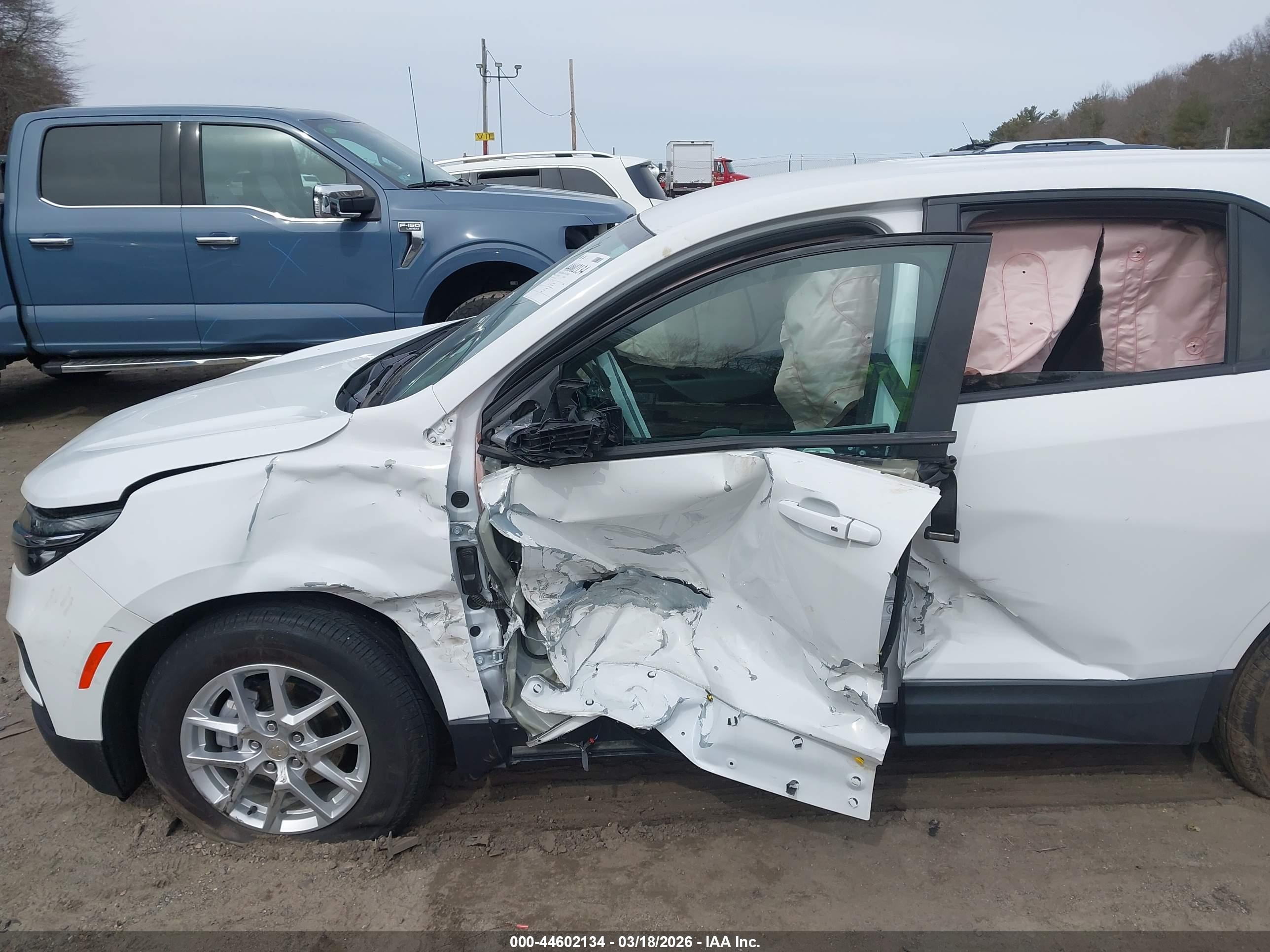 CHEVROLET EQUINOX image 6