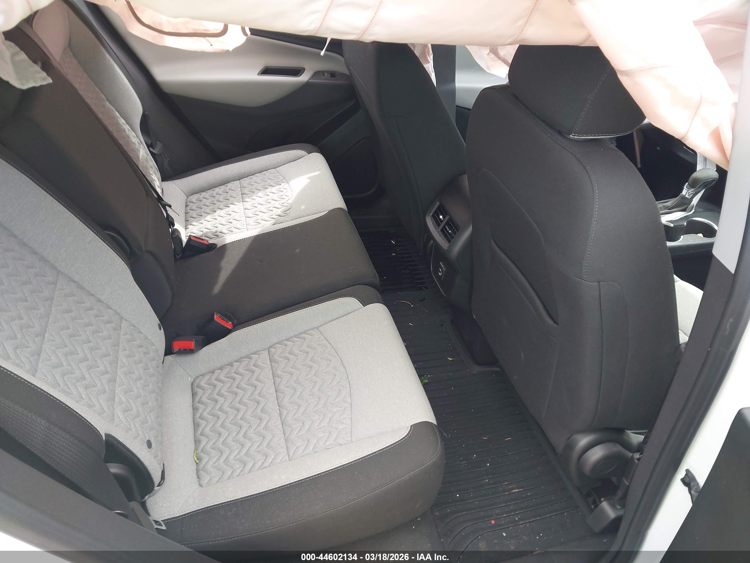 CHEVROLET EQUINOX image 8