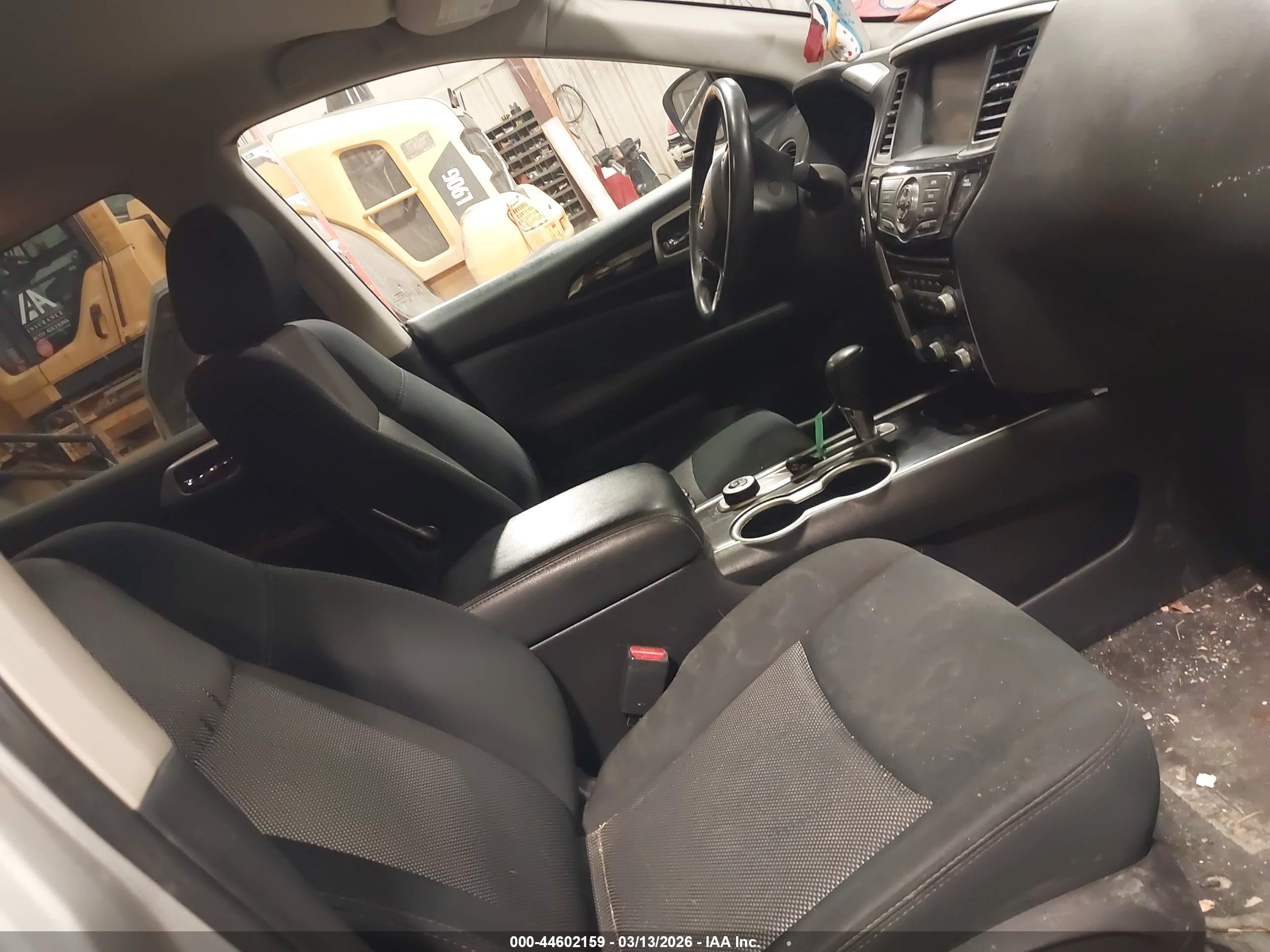 NISSAN PATHFINDER image 5