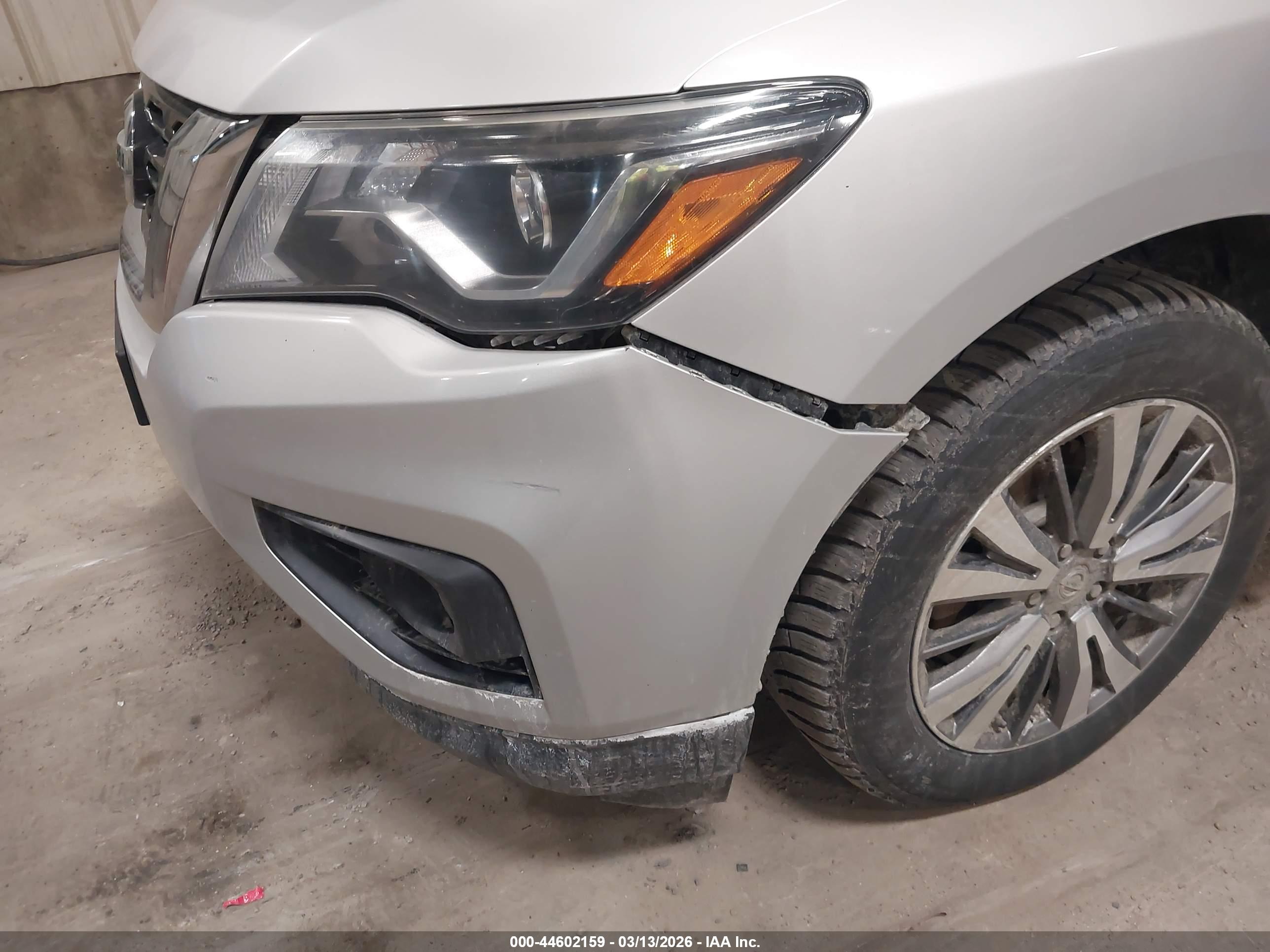 NISSAN PATHFINDER image 6