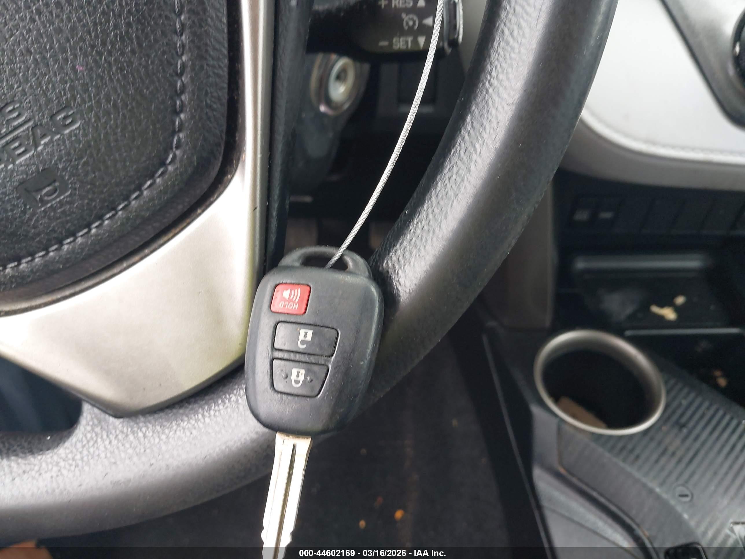 TOYOTA RAV4 image 11
