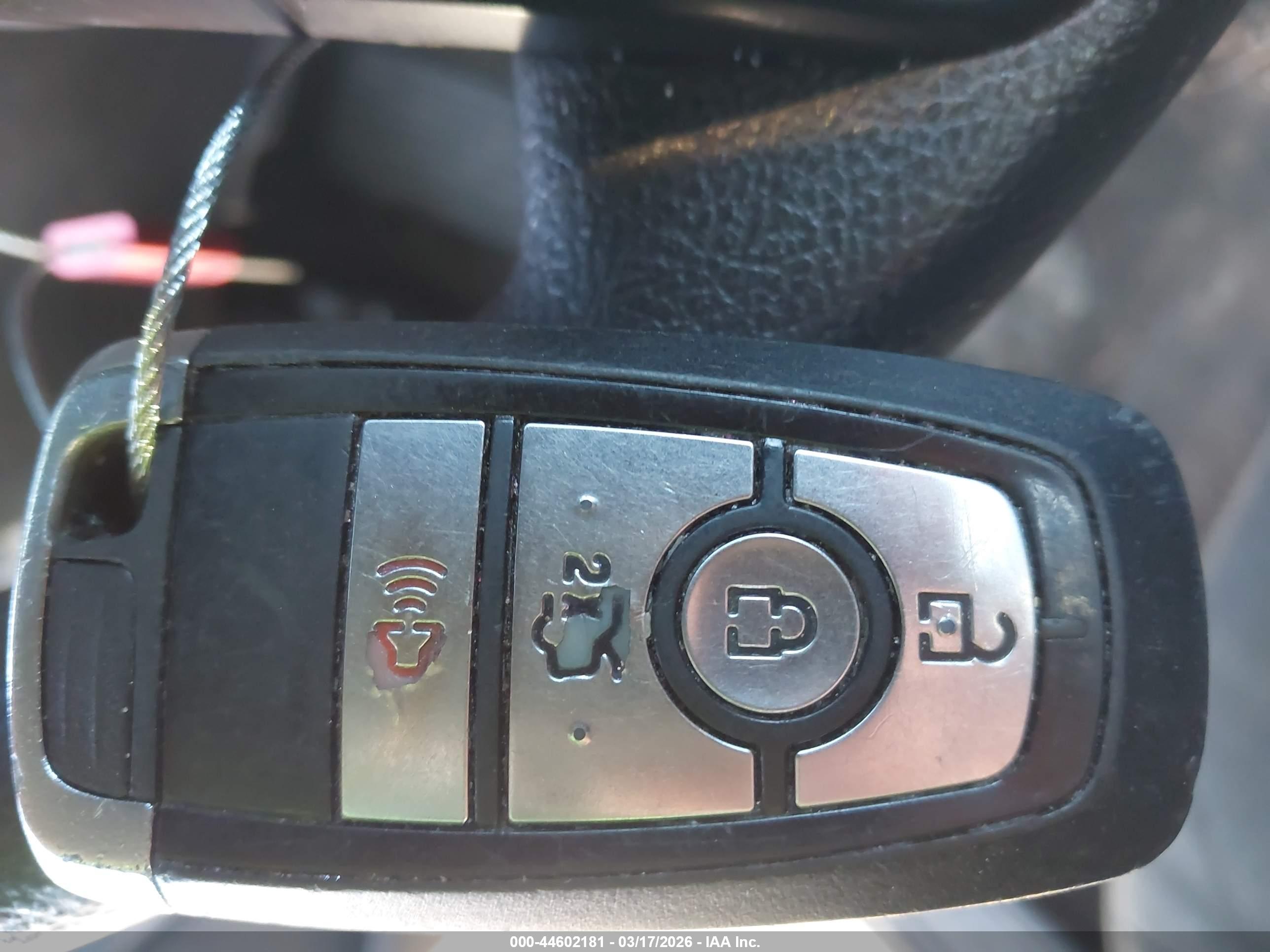FORD FUSION image 11