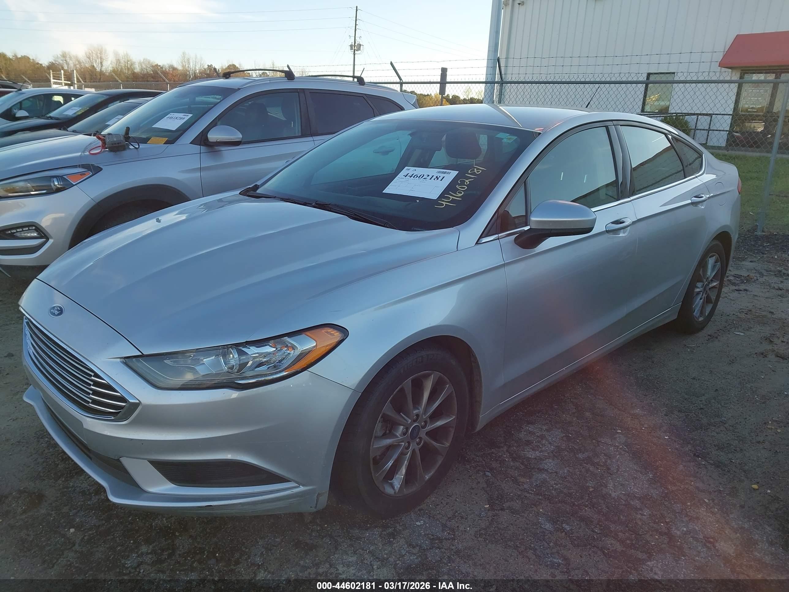 FORD FUSION image 2
