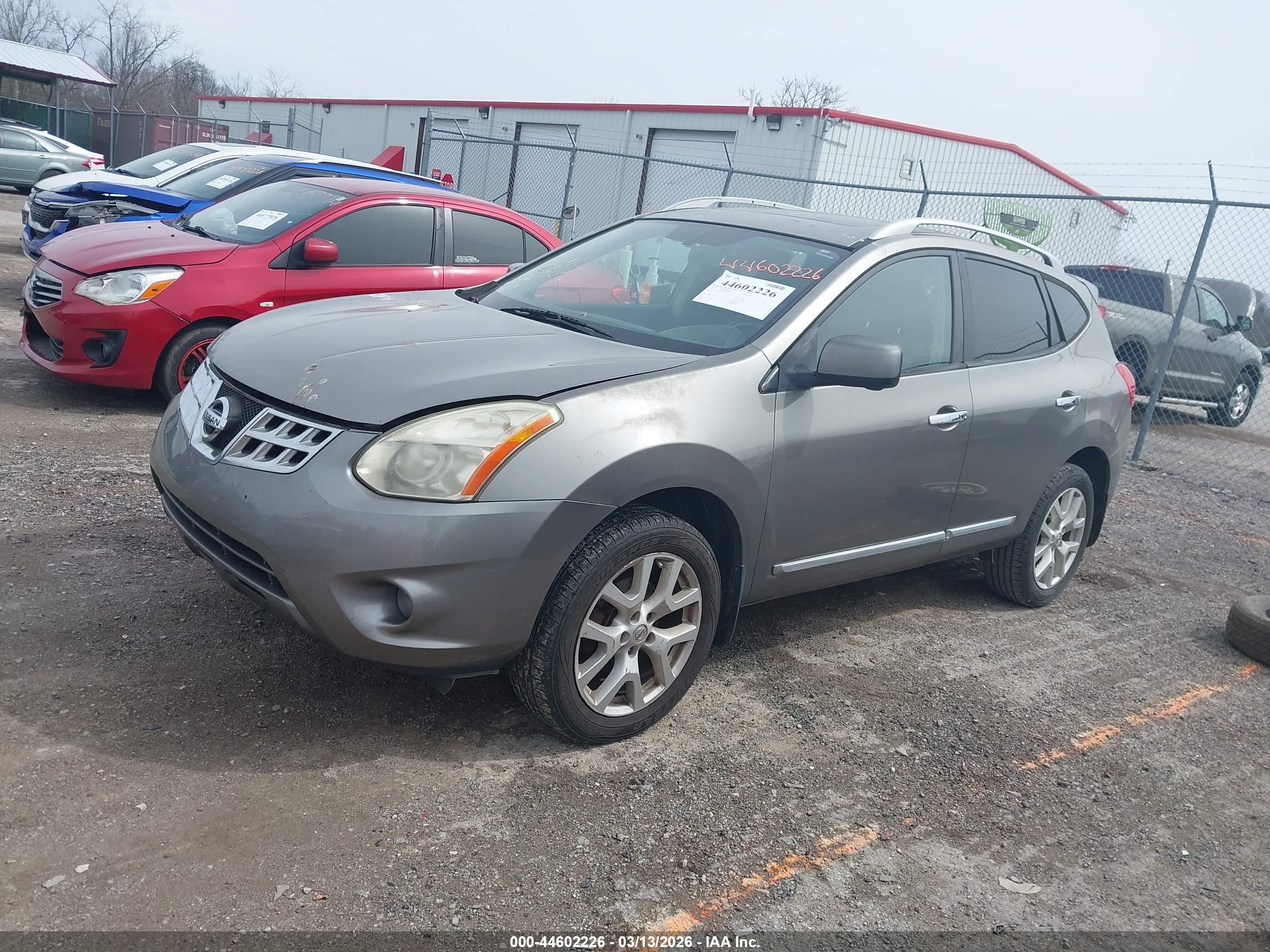 NISSAN ROGUE image 2