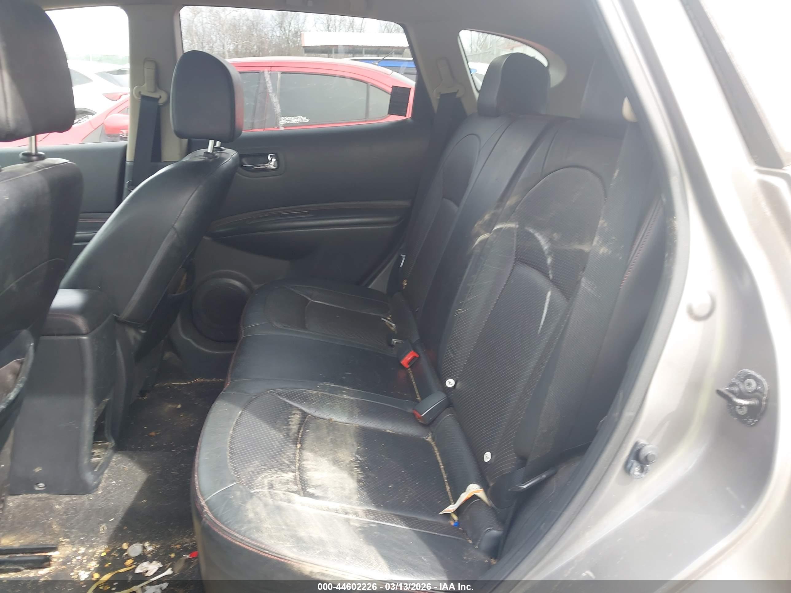 NISSAN ROGUE image 8