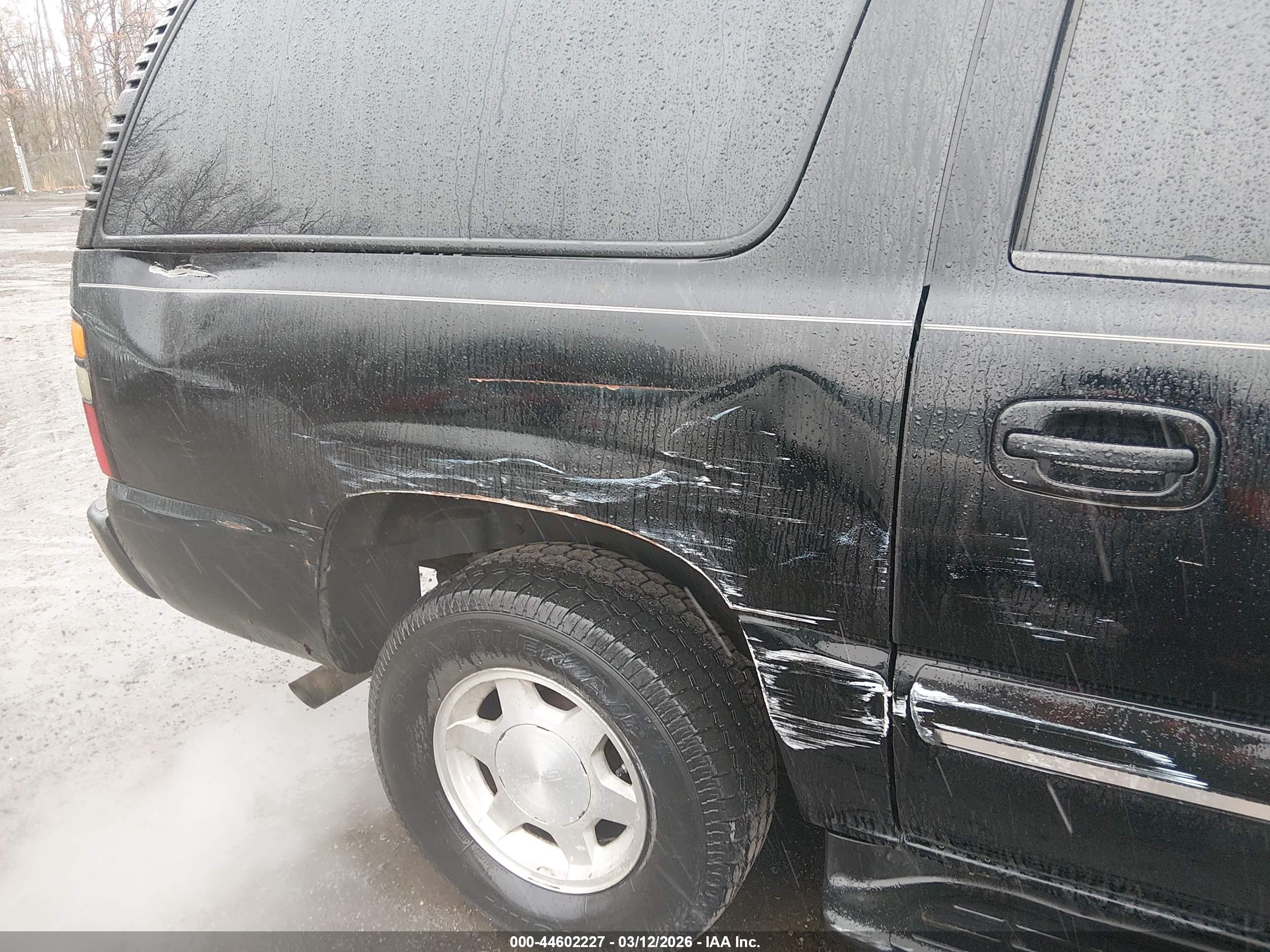GMC YUKON image 6