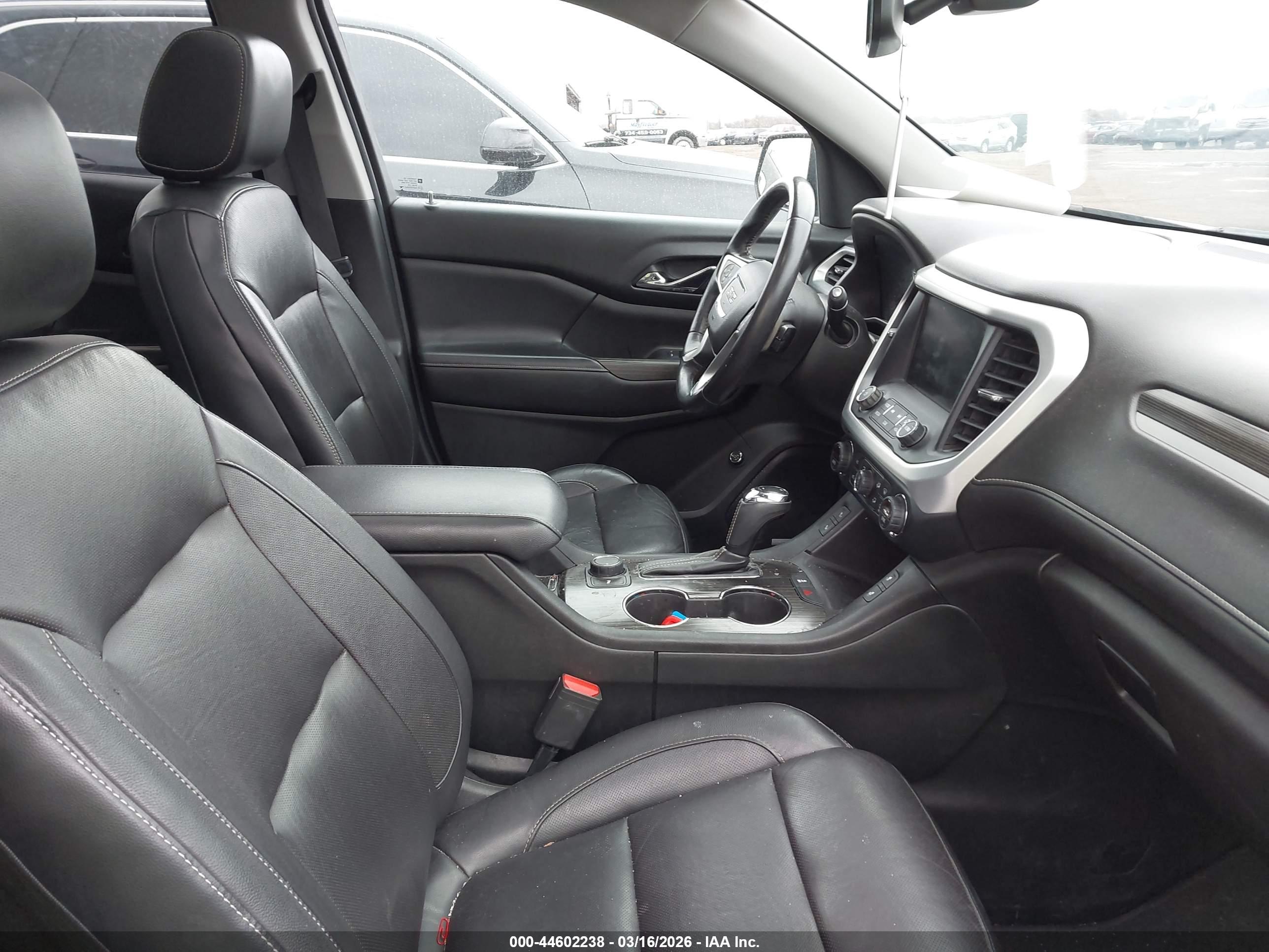 GMC ACADIA image 5