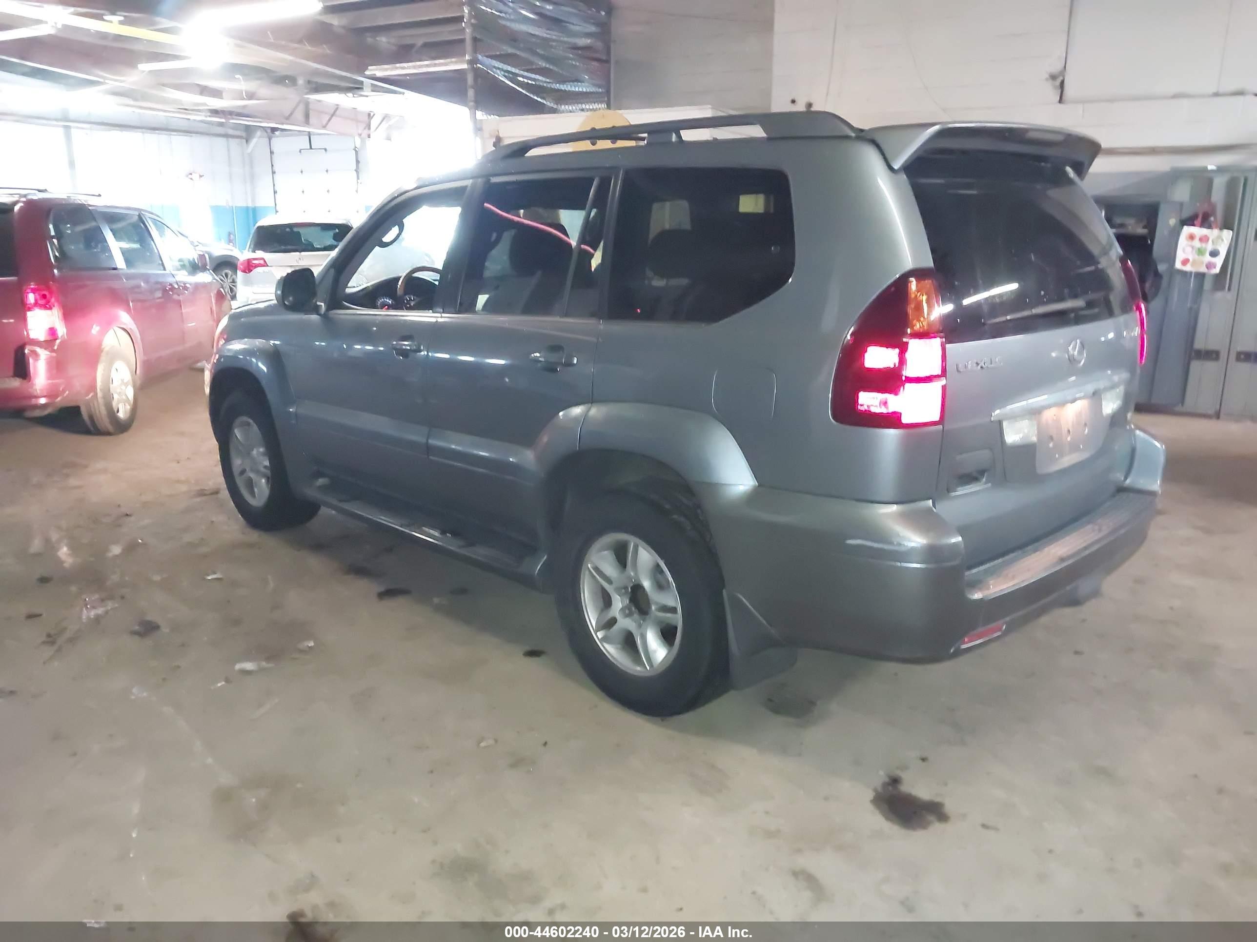 LEXUS GX image 3