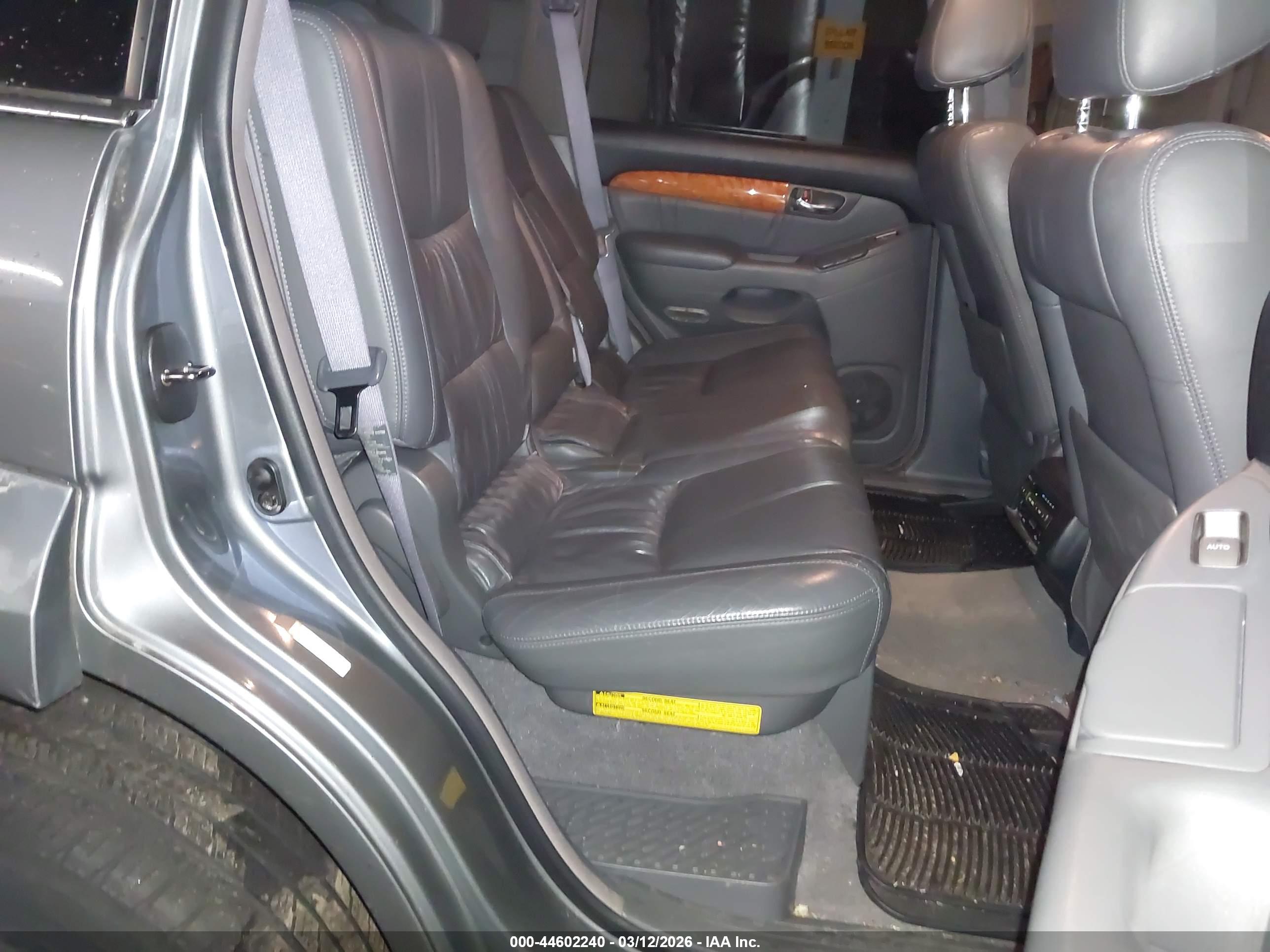 LEXUS GX image 8