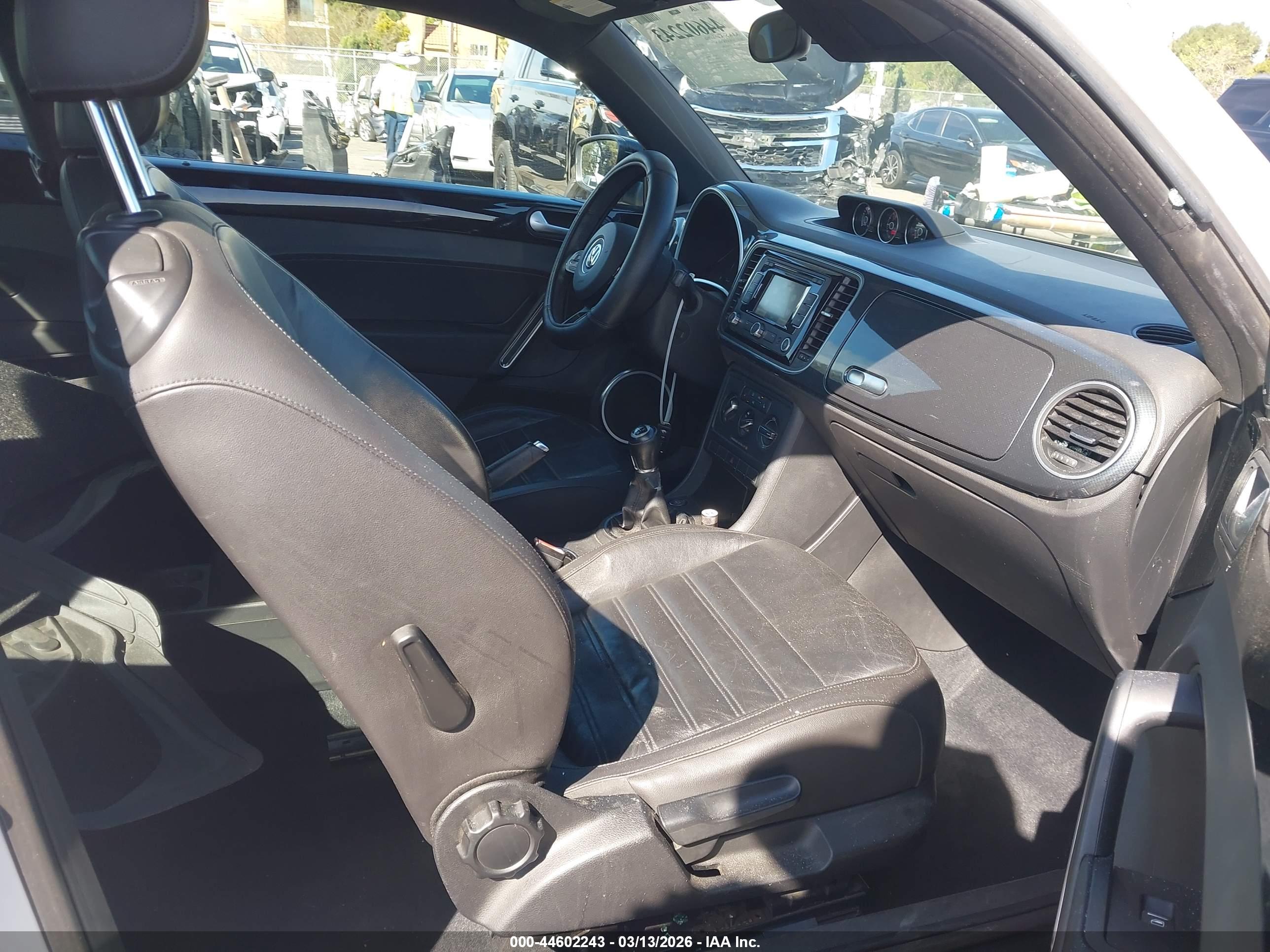 VOLKSWAGEN BEETLE image 5