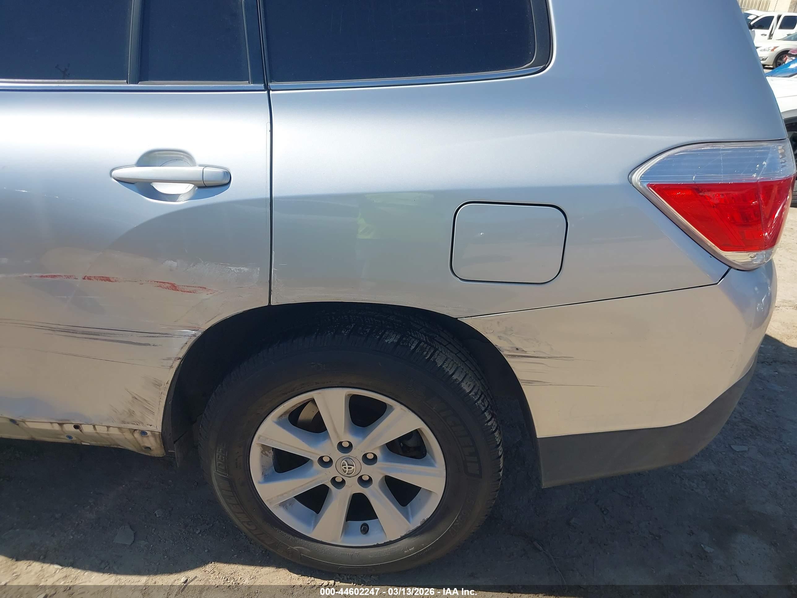 TOYOTA HIGHLANDER image 6