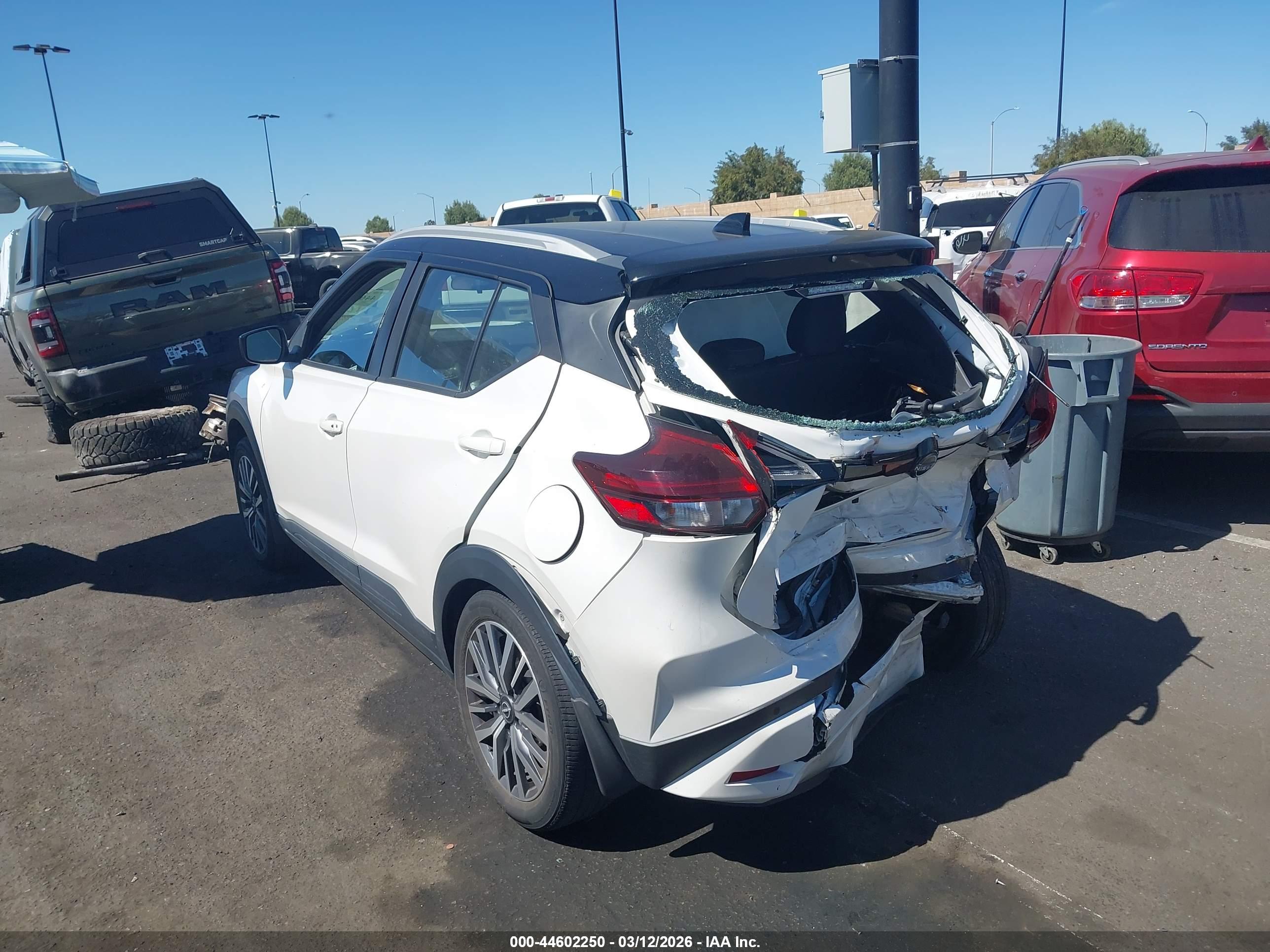 NISSAN KICKS image 3
