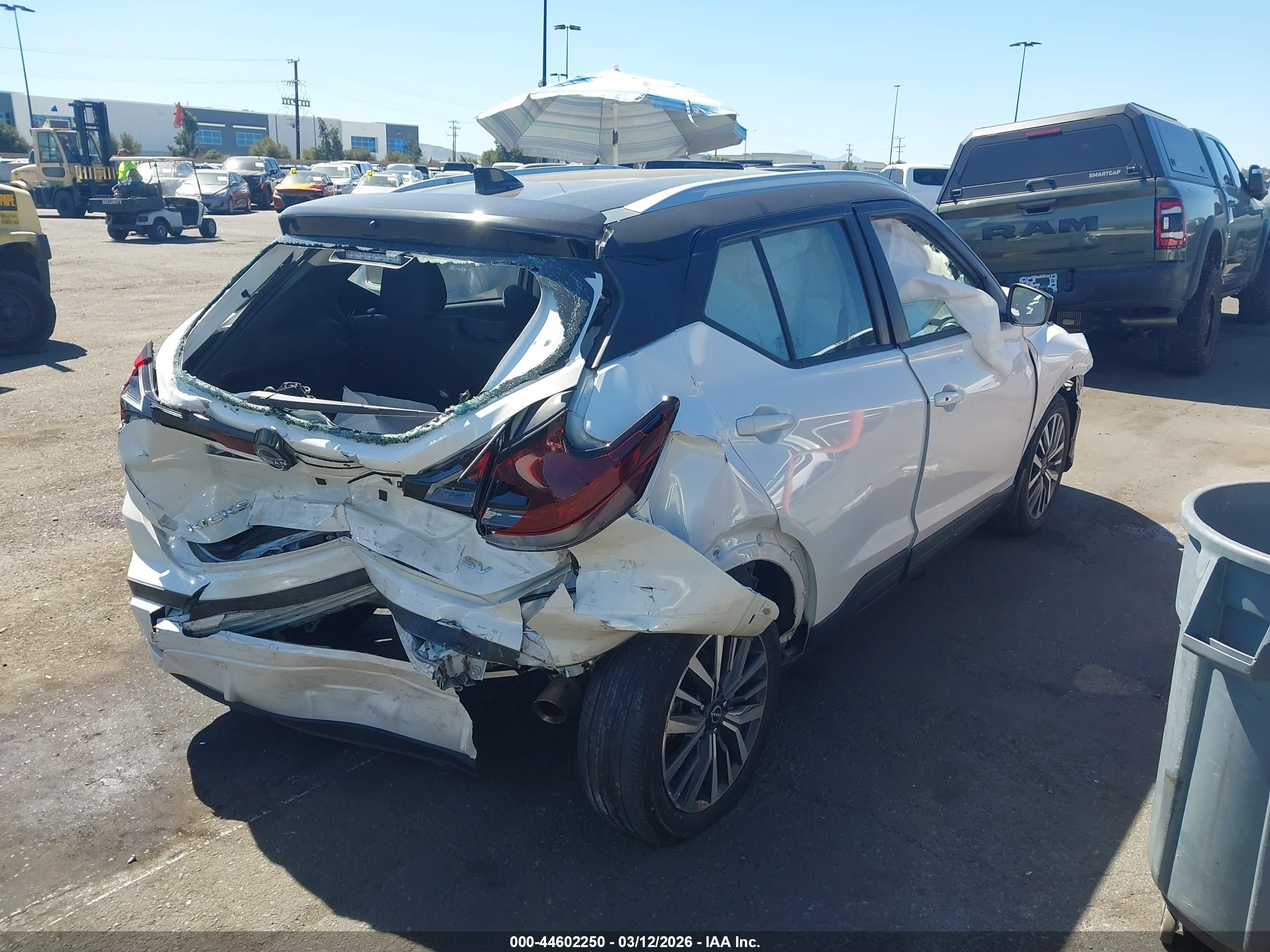 NISSAN KICKS image 4