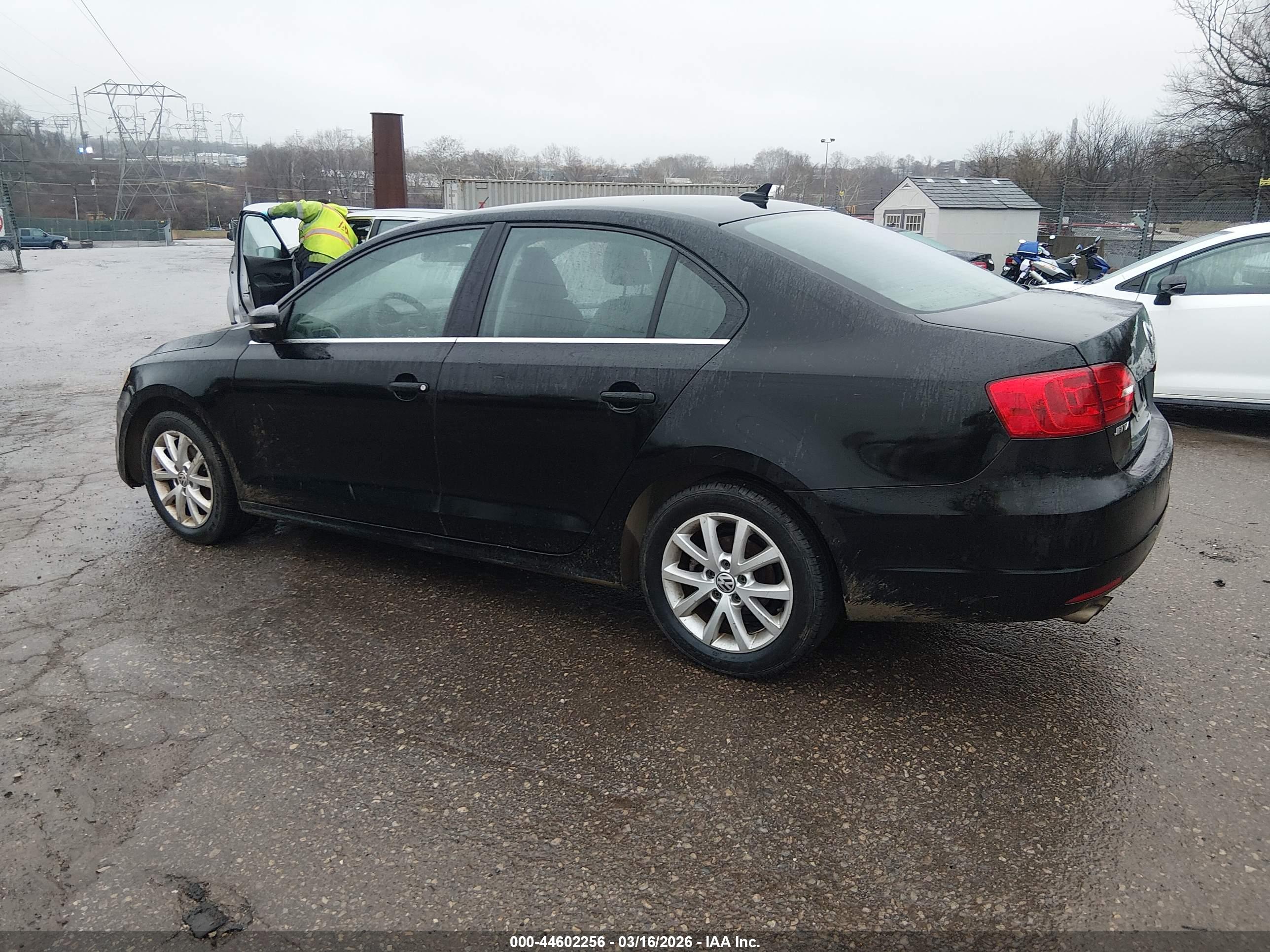 VOLKSWAGEN JETTA image 3