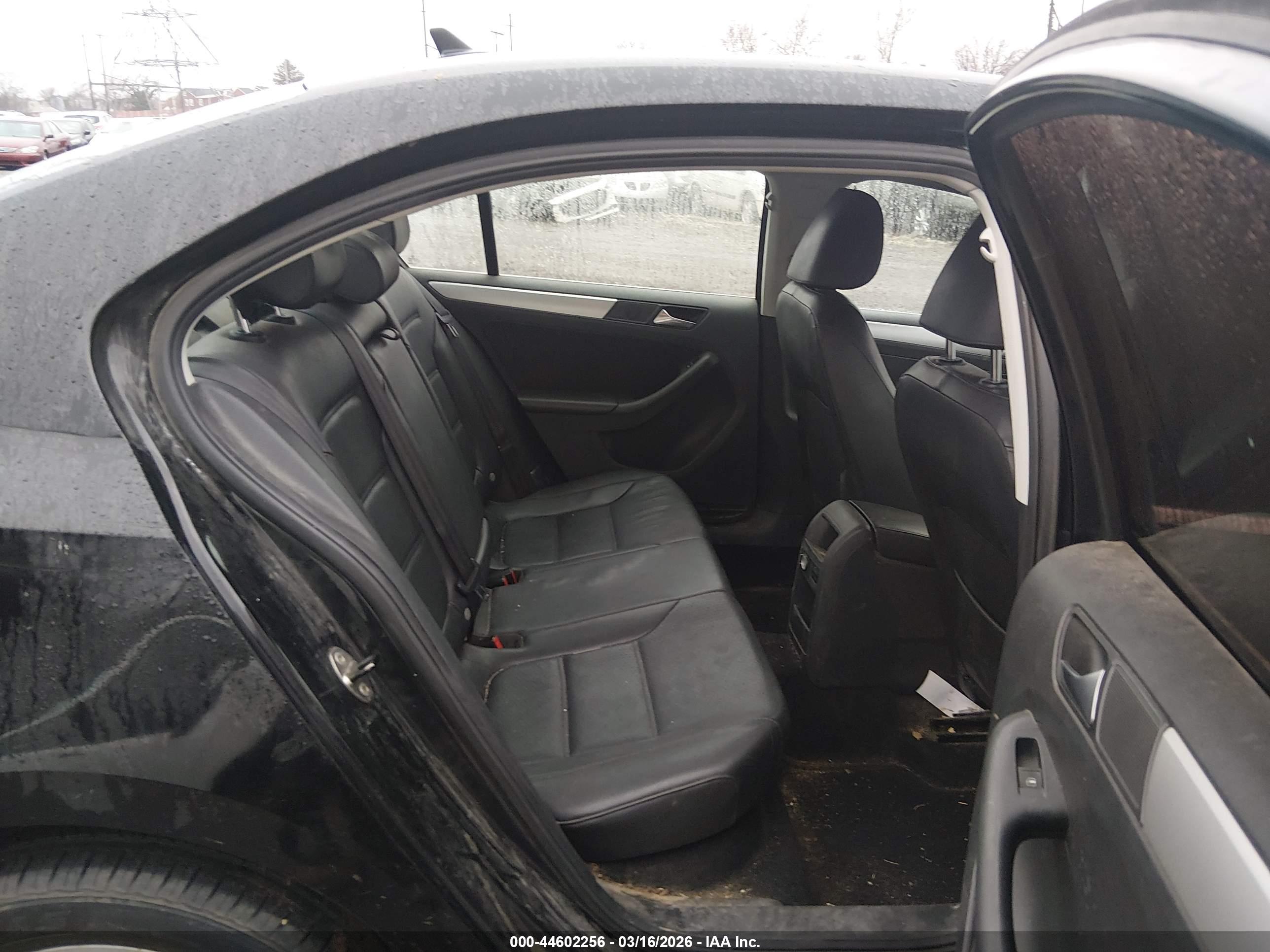 VOLKSWAGEN JETTA image 8