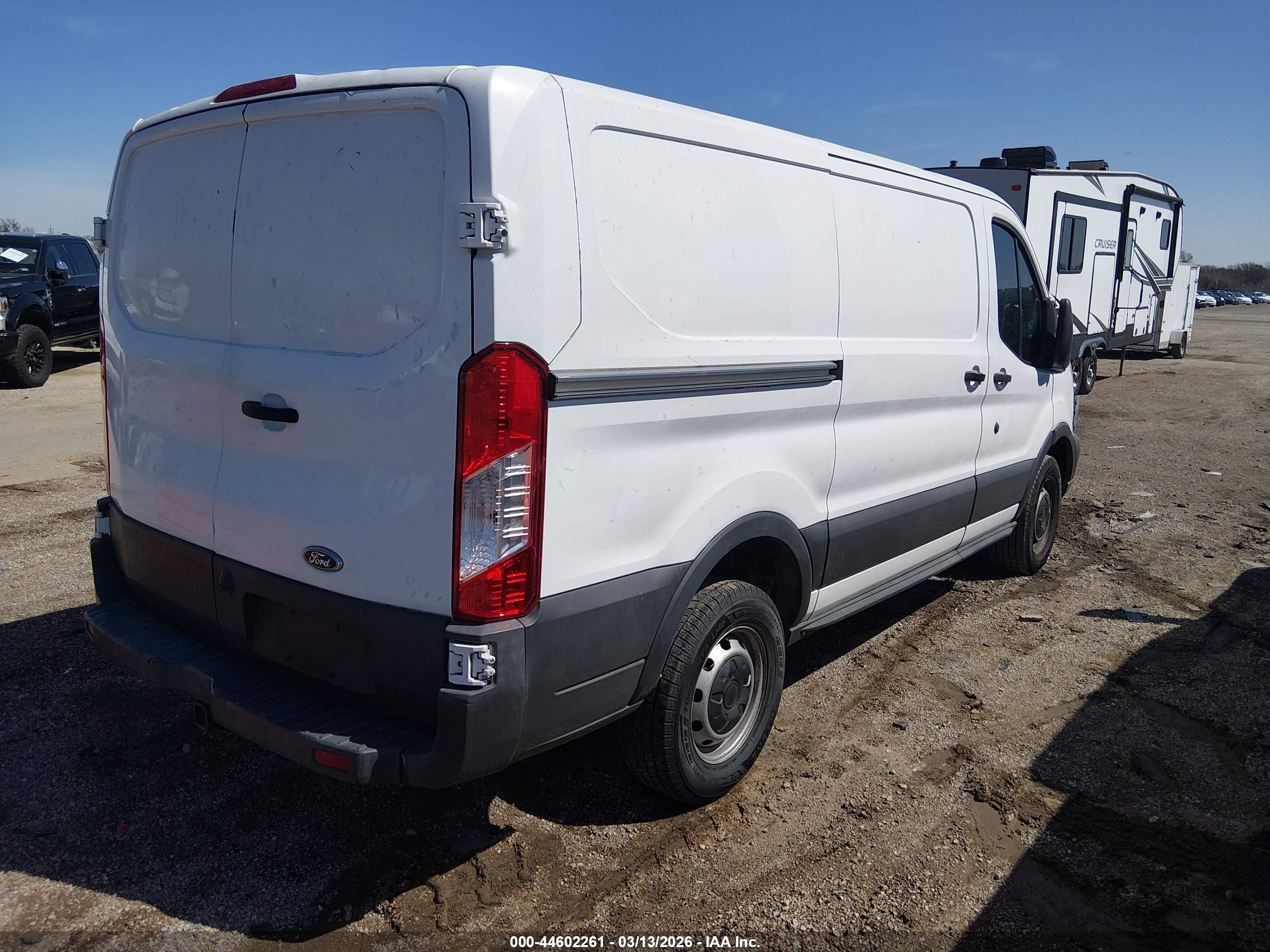 FORD TRANSIT-250 image 4