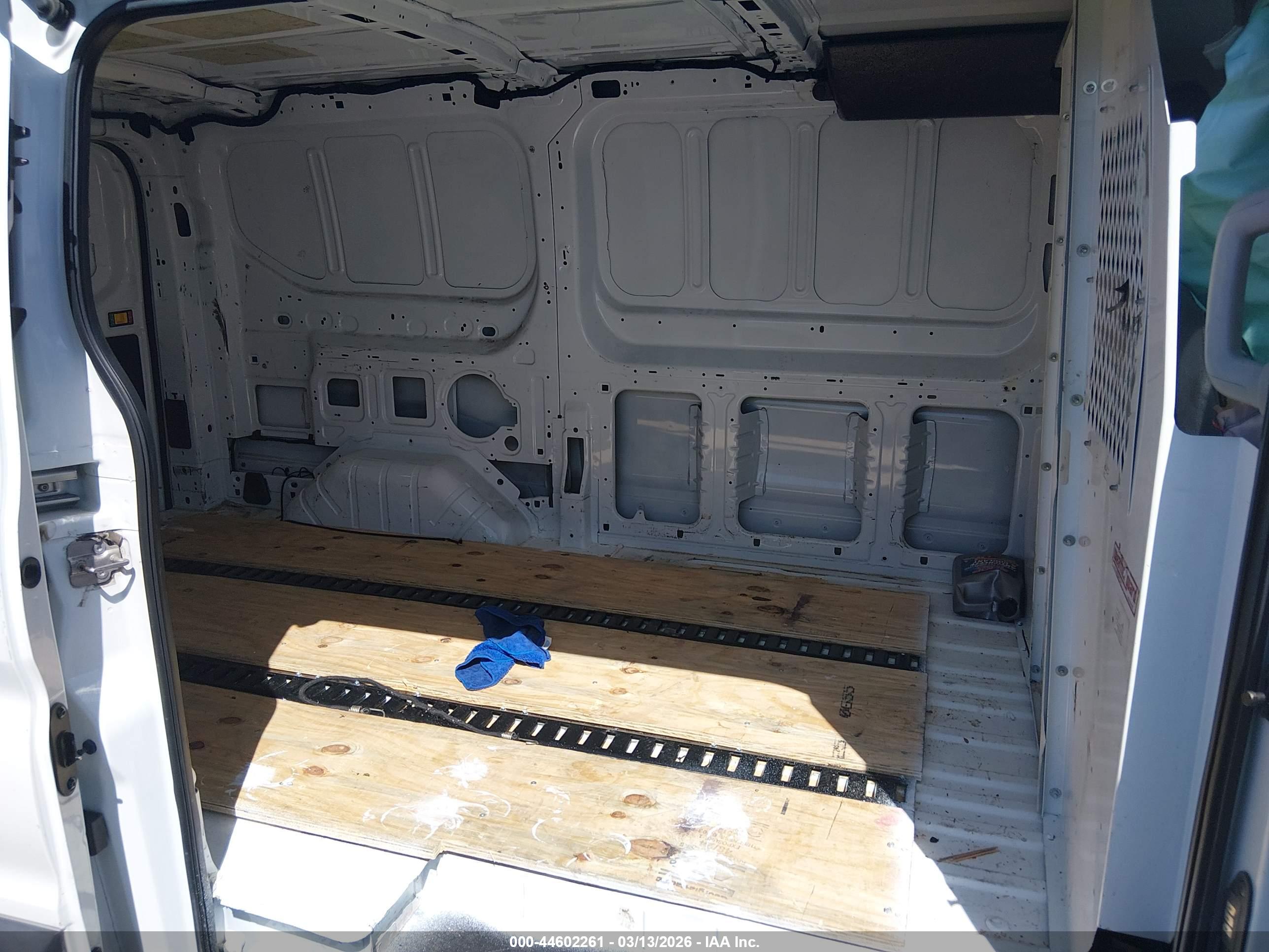 FORD TRANSIT-250 image 8