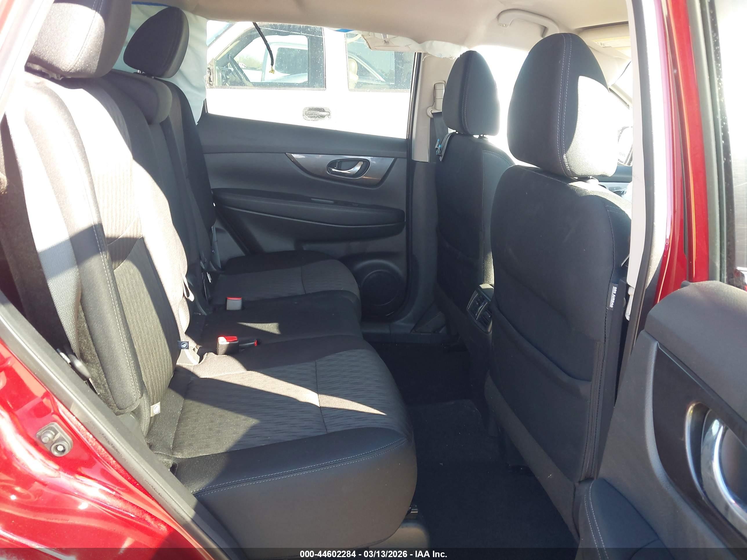 NISSAN ROGUE image 8