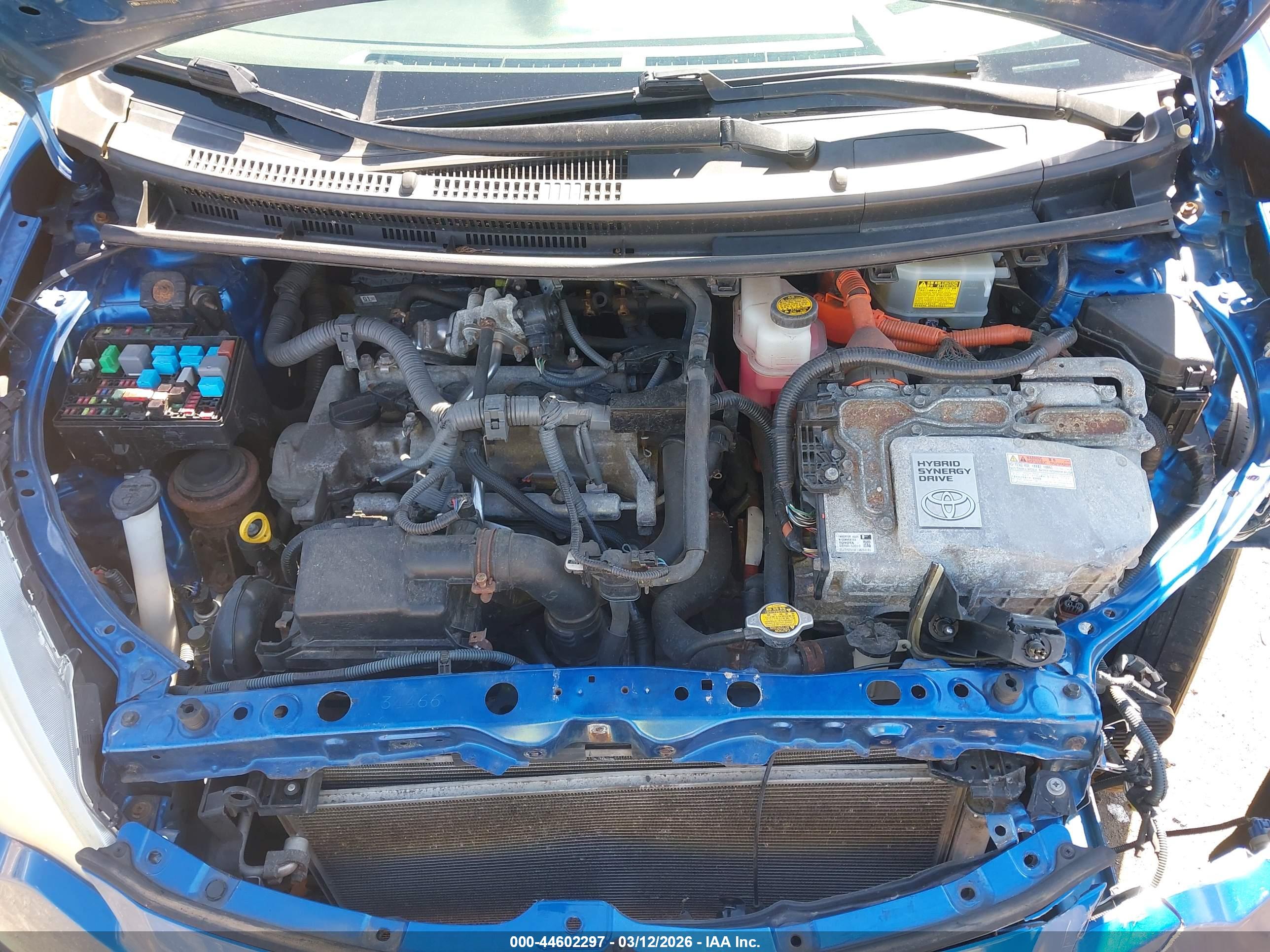 TOYOTA PRIUS image 10