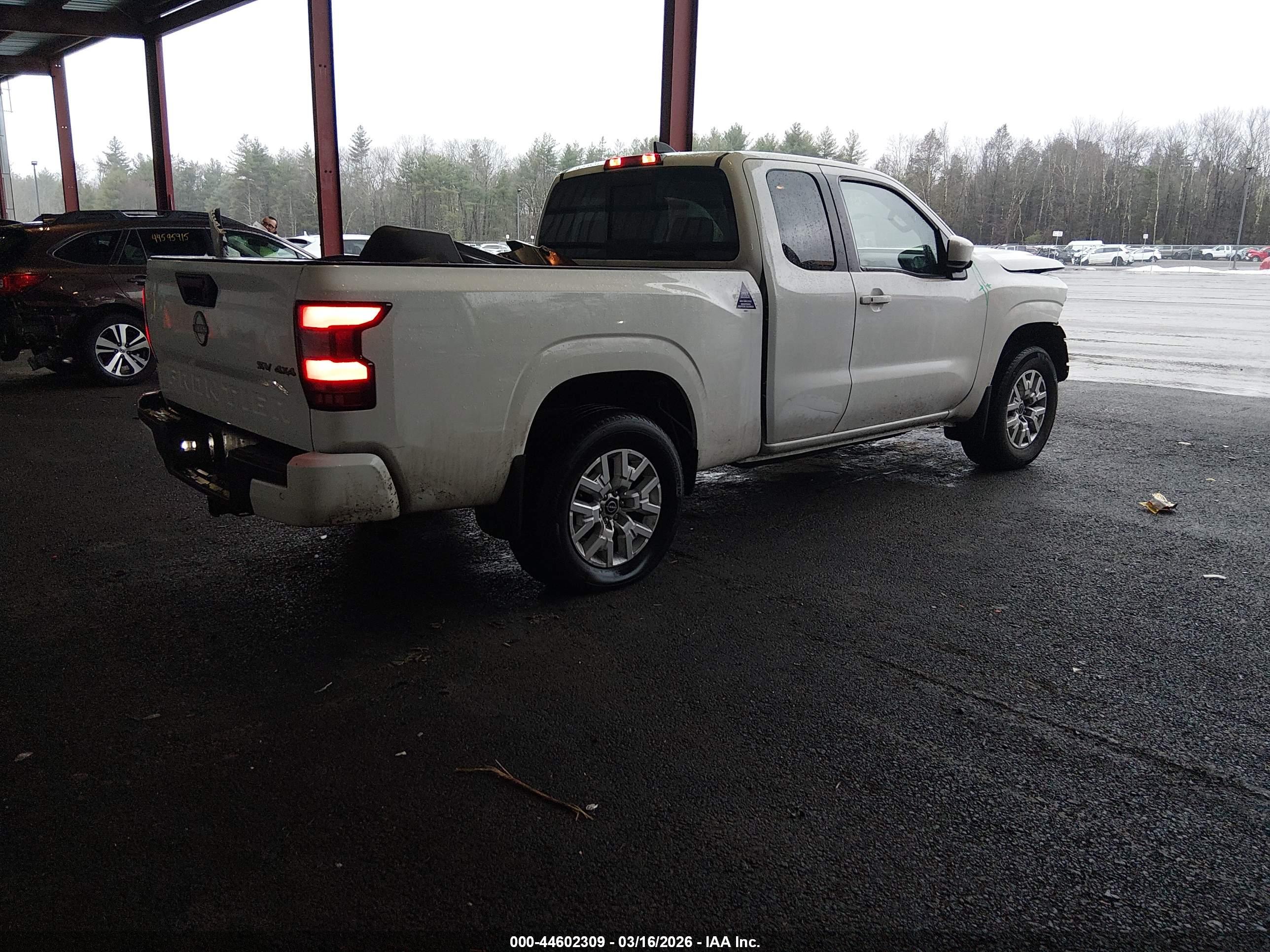 NISSAN FRONTIER image 4