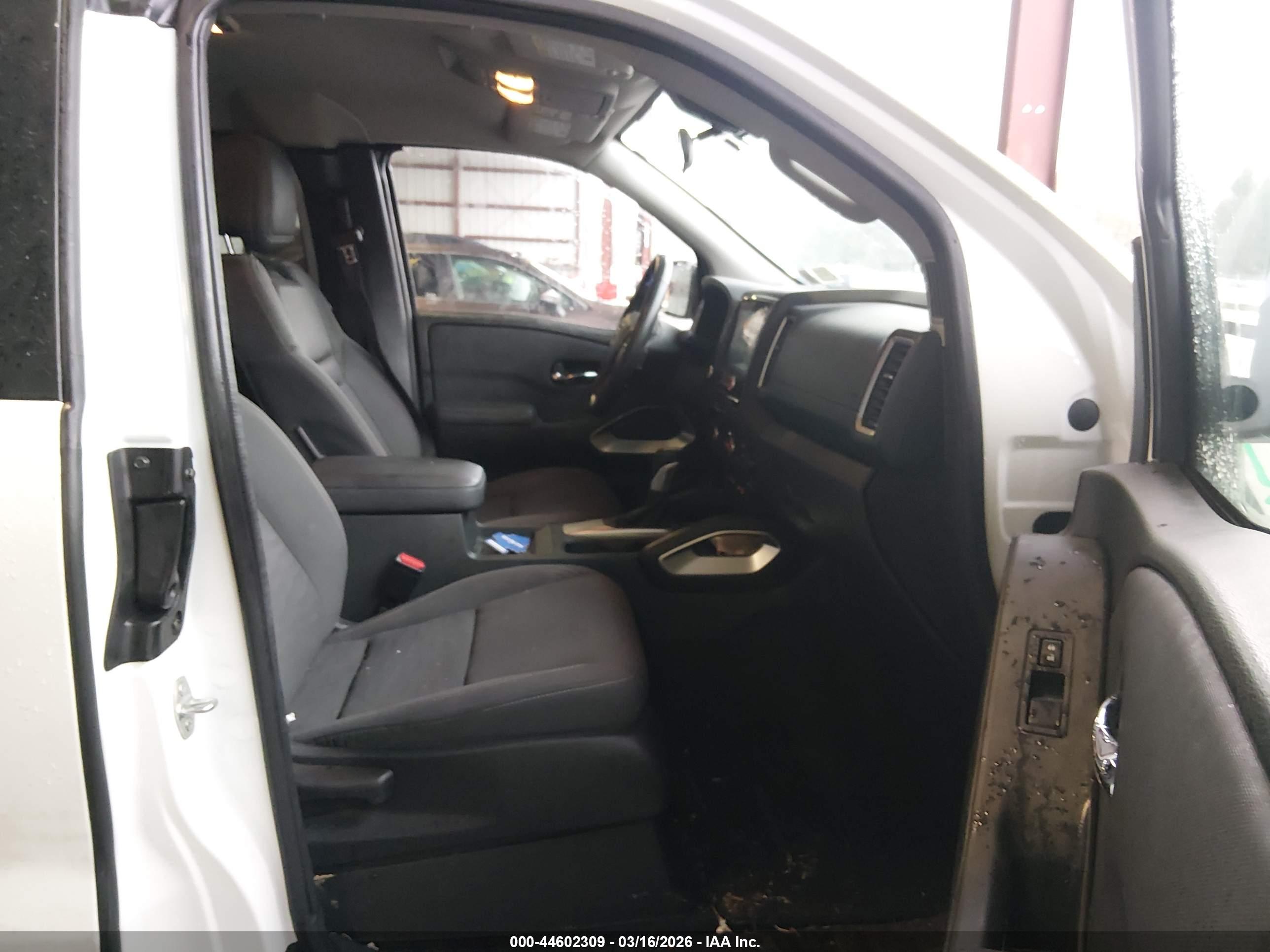 NISSAN FRONTIER image 5