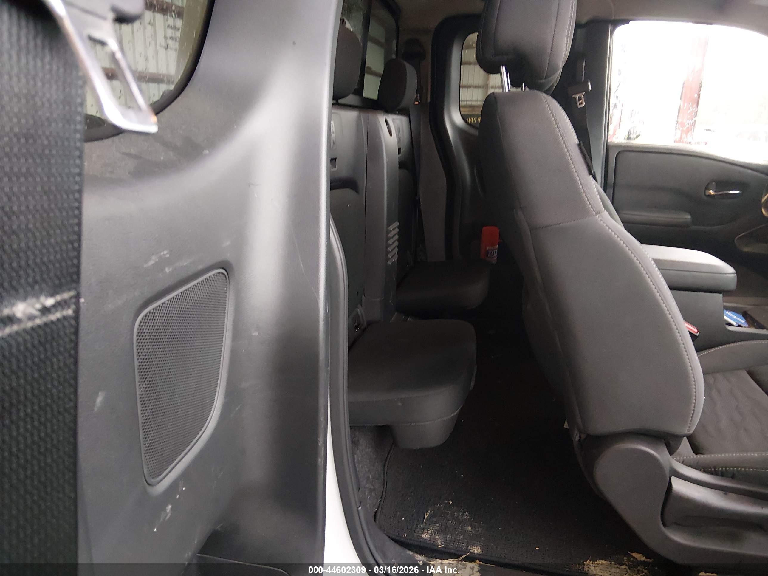 NISSAN FRONTIER image 8
