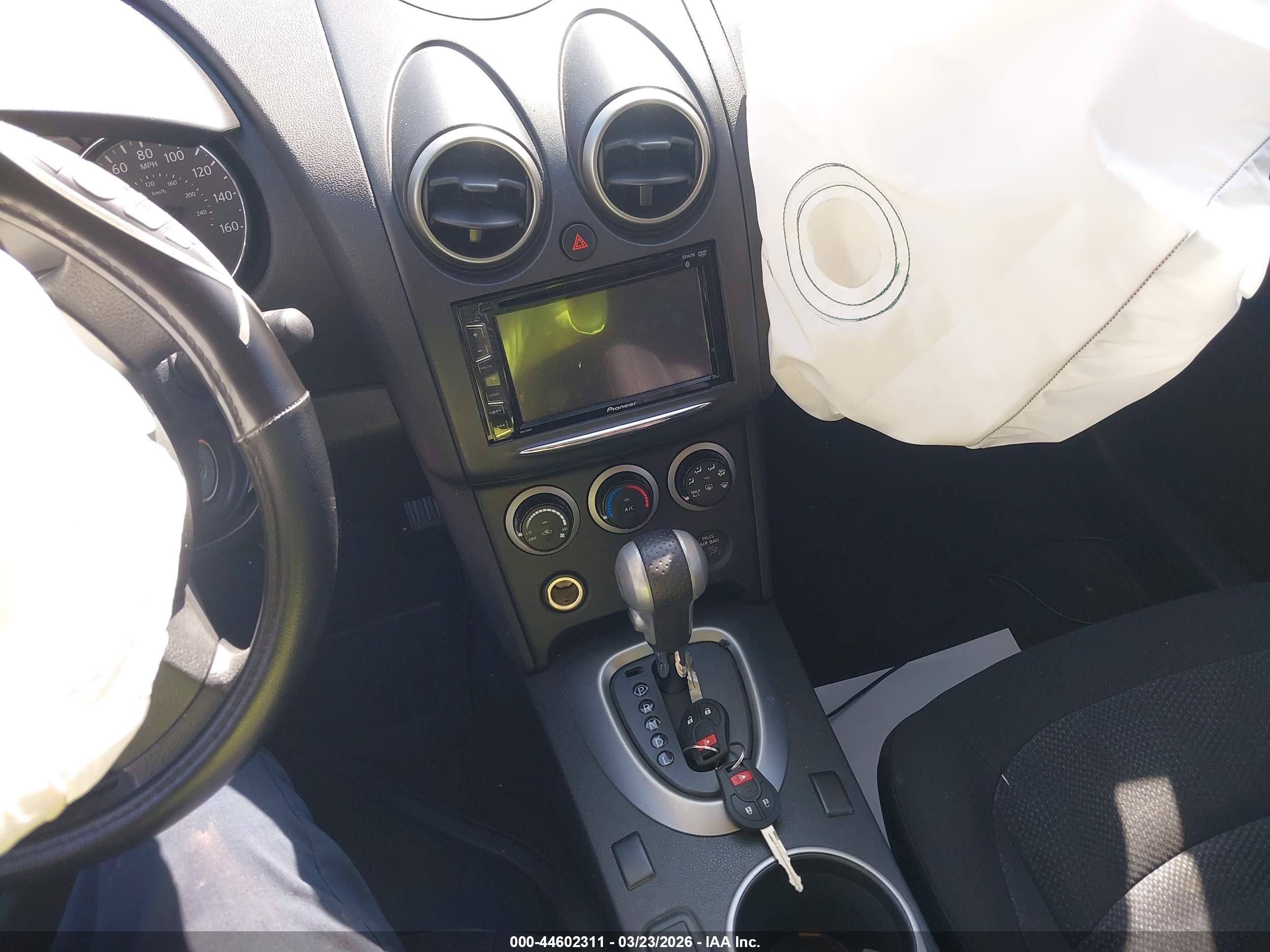 NISSAN ROGUE image 11