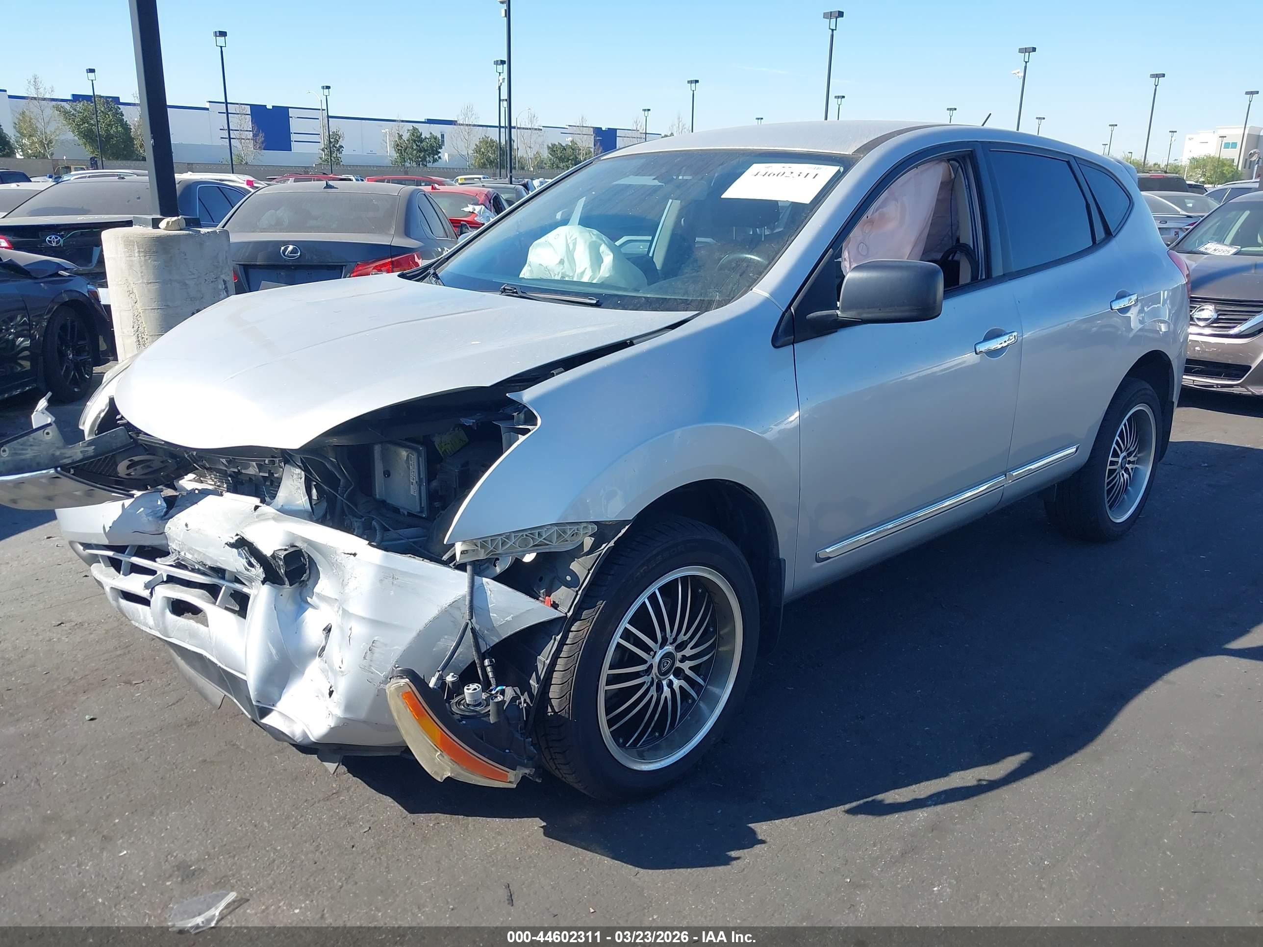 NISSAN ROGUE image 2