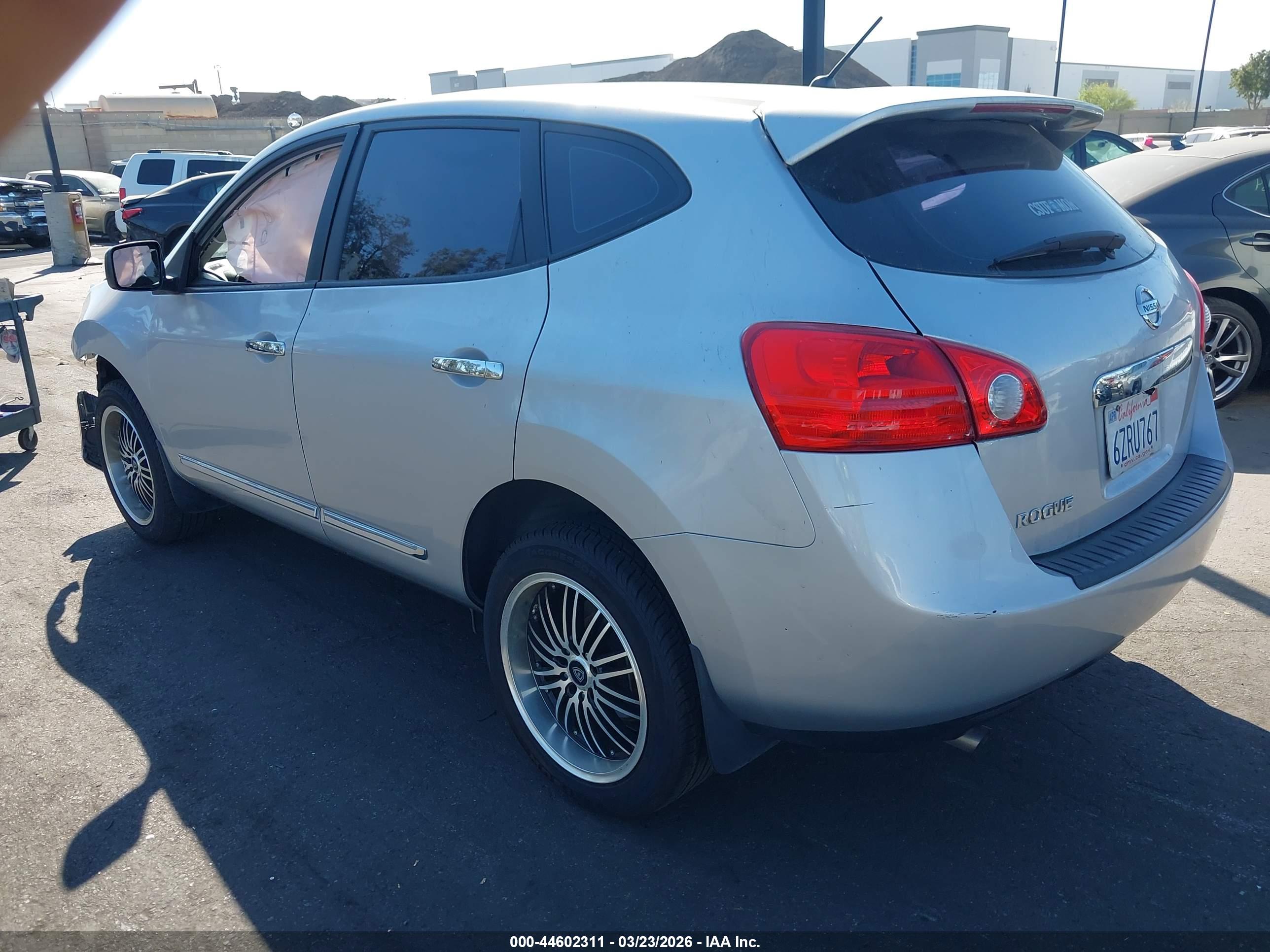NISSAN ROGUE image 3