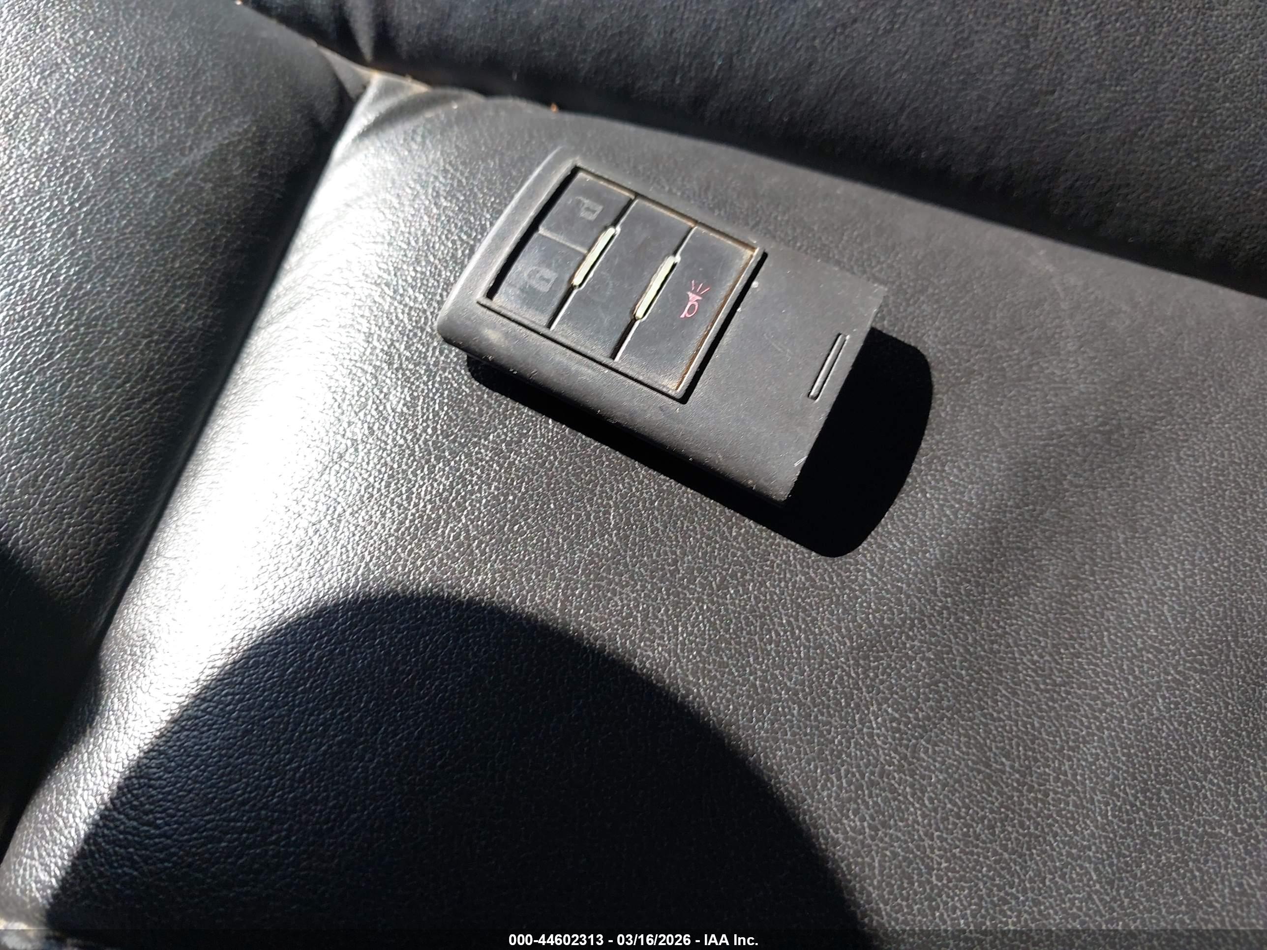 CADILLAC SRX image 11