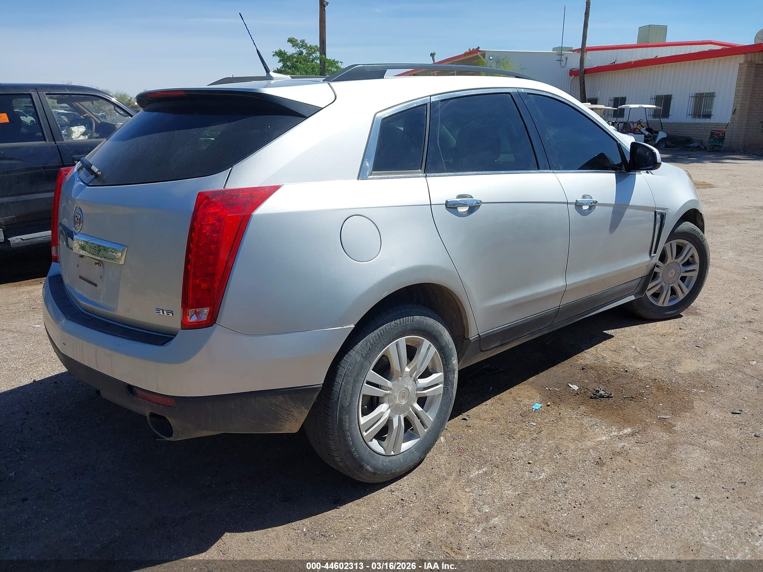 CADILLAC SRX image 4
