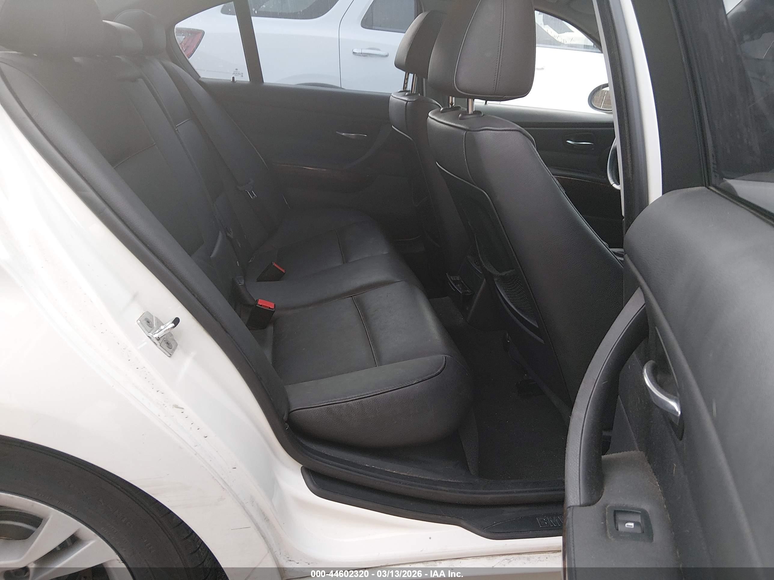 BMW 328I image 8