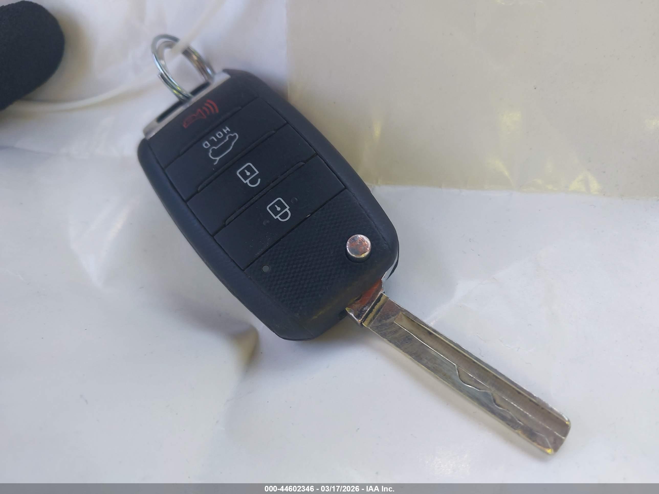 KIA SORENTO image 11
