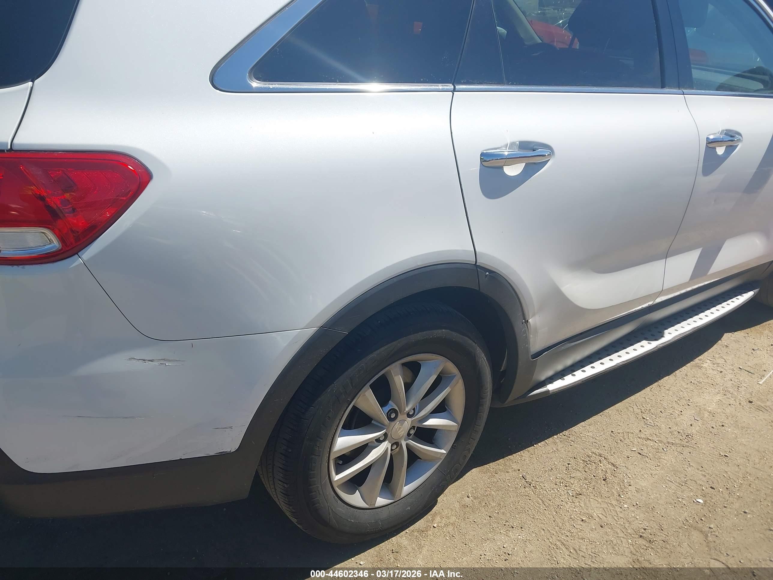 KIA SORENTO image 6