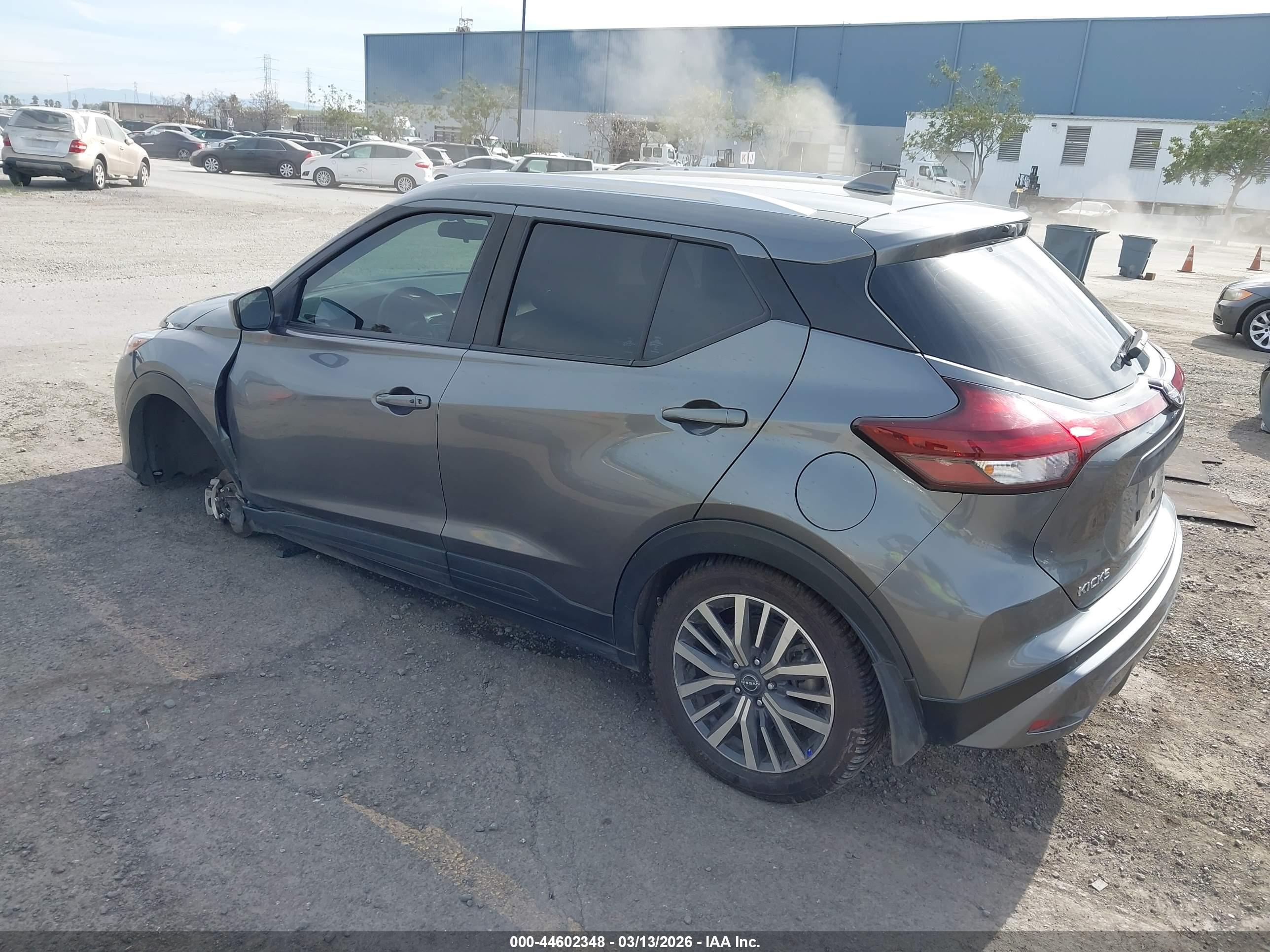 NISSAN KICKS image 3