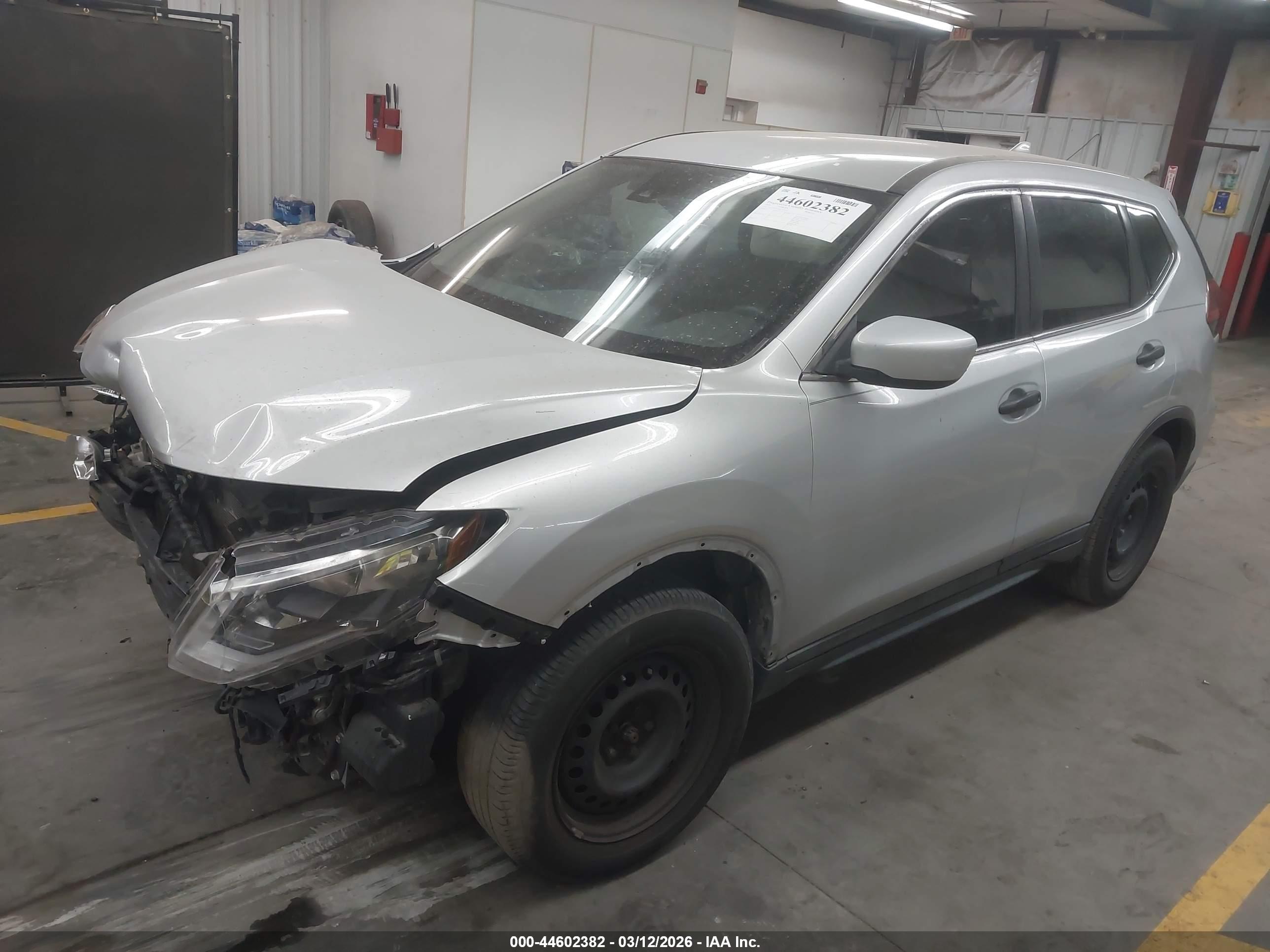 NISSAN ROGUE image 2