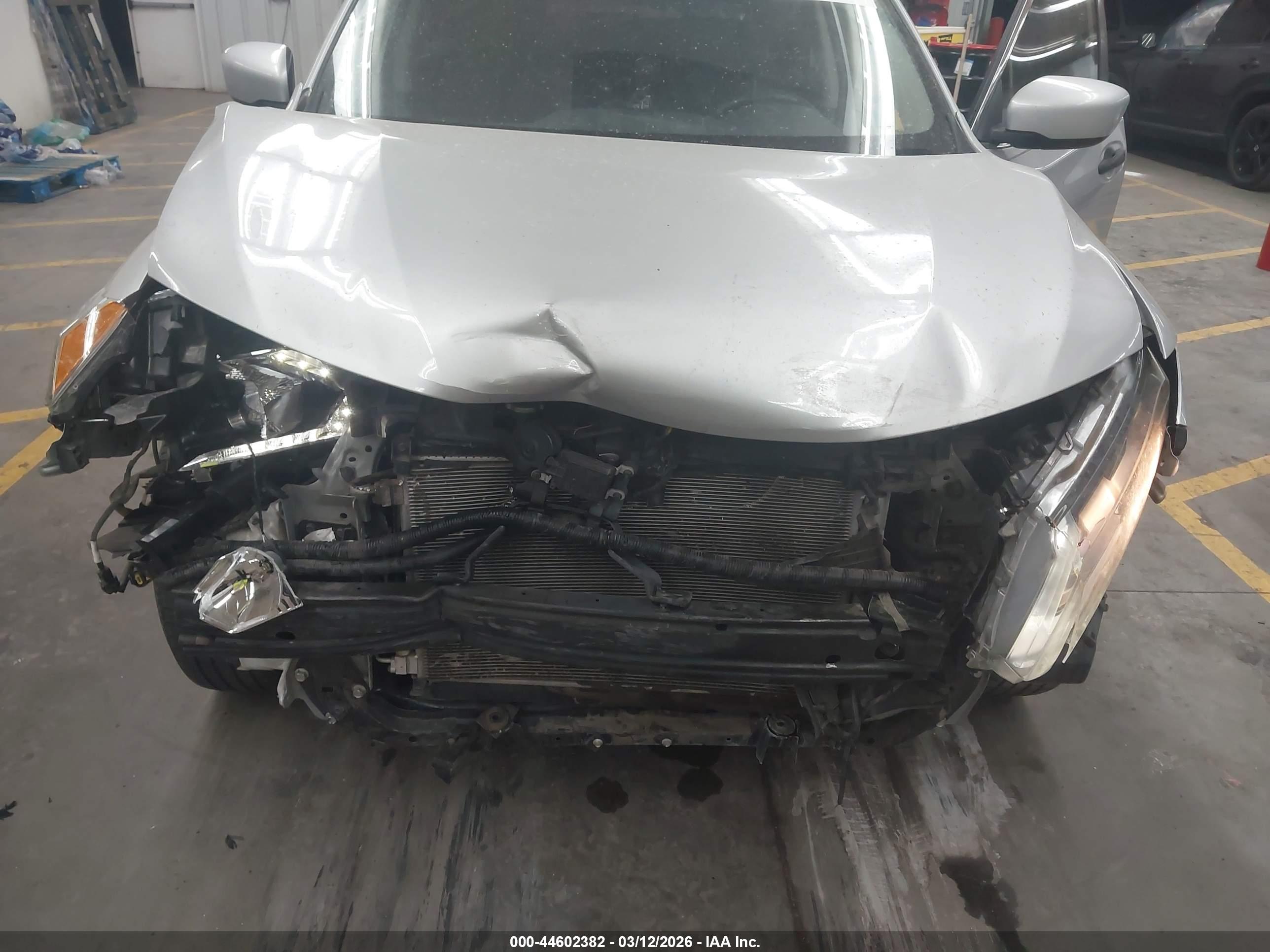NISSAN ROGUE image 6