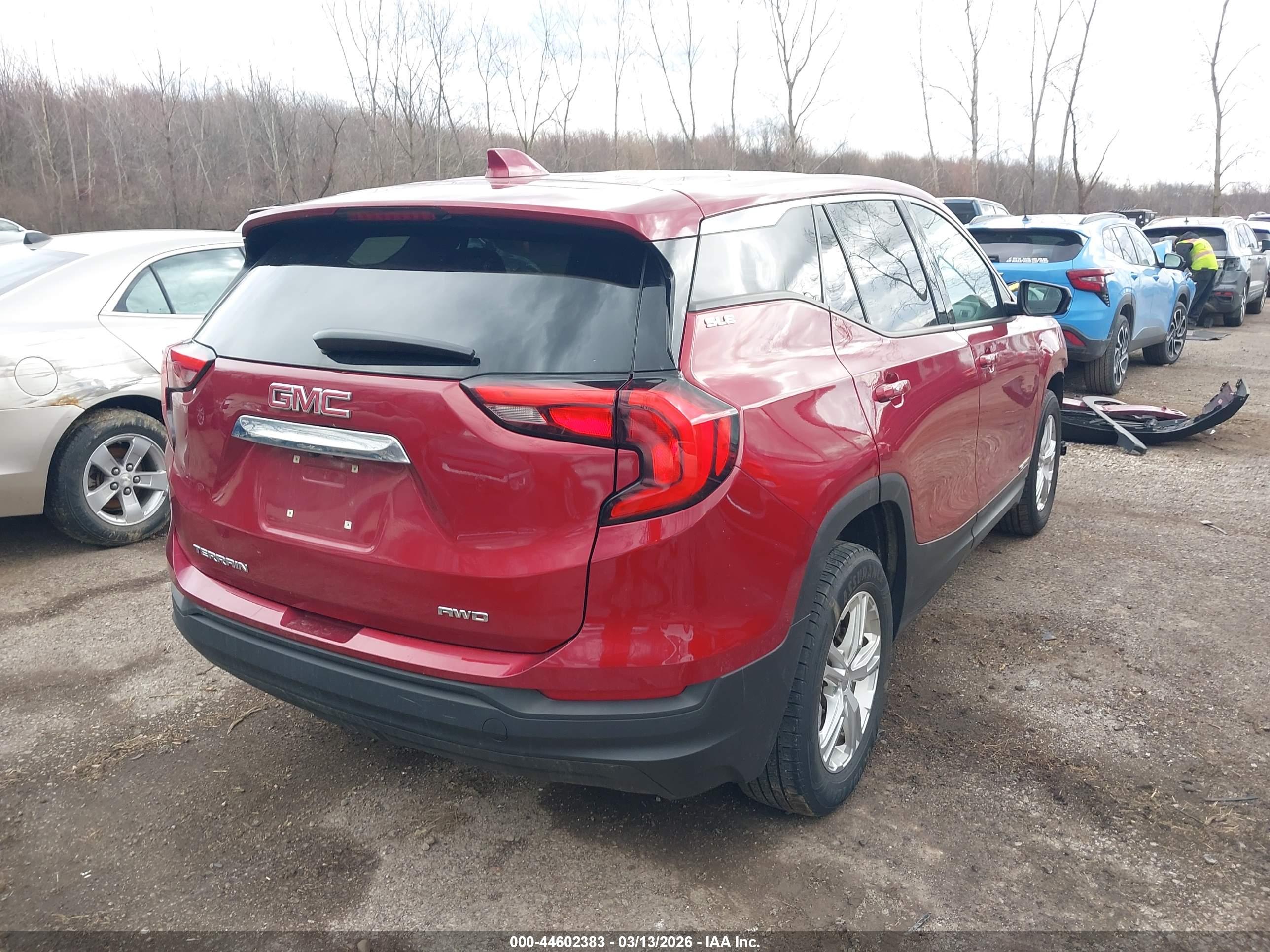 GMC TERRAIN image 4