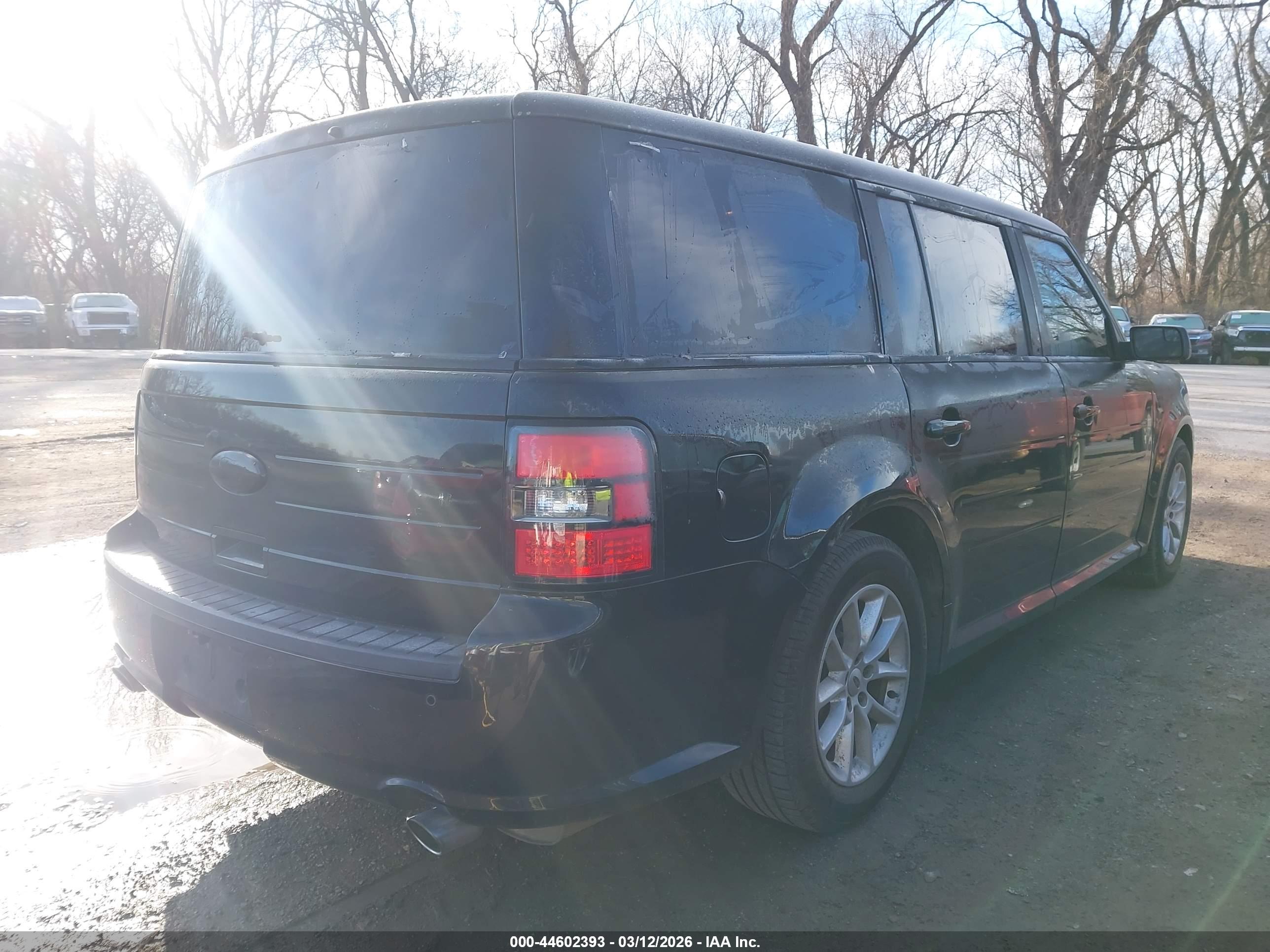 FORD FLEX image 4