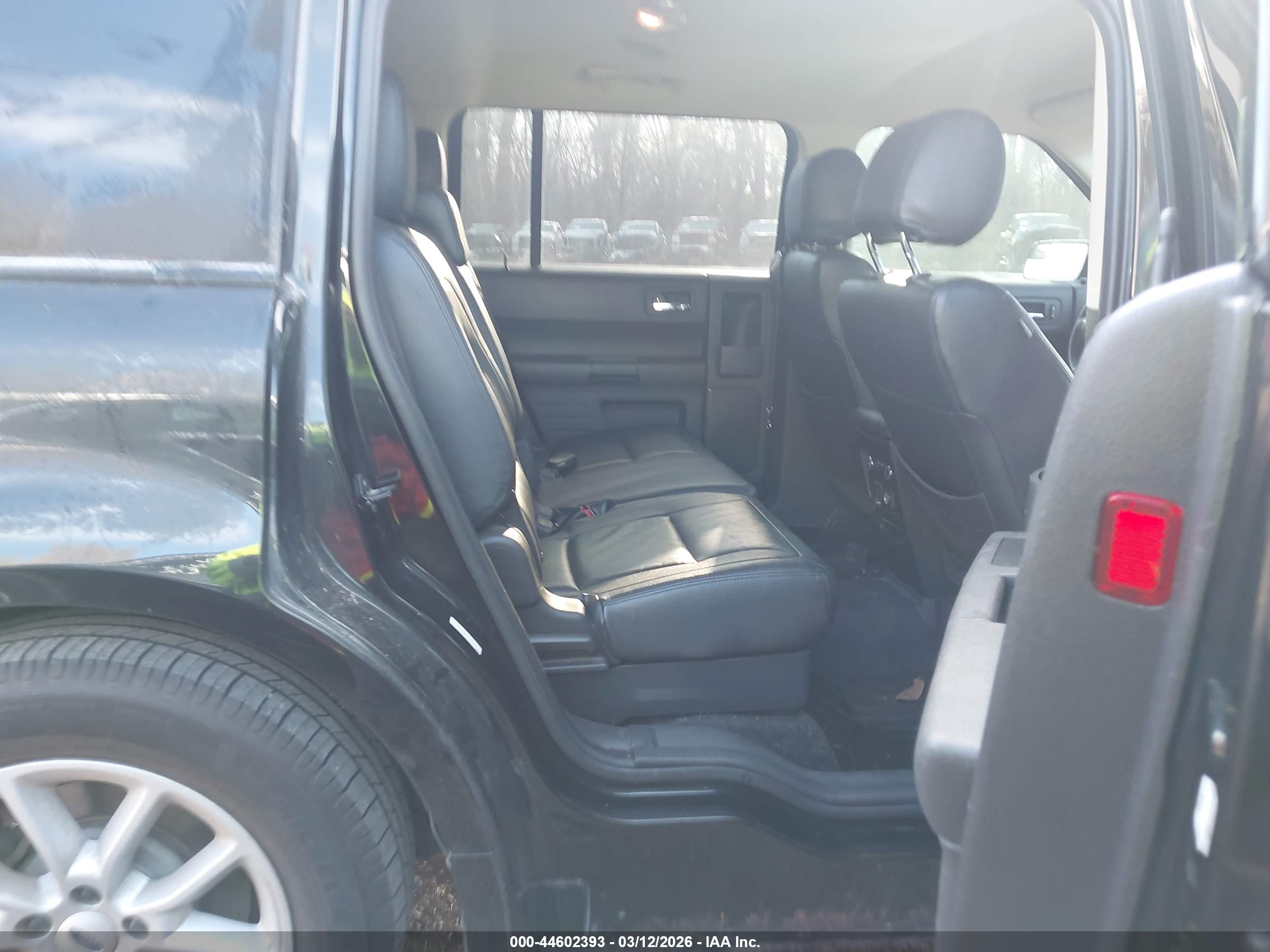 FORD FLEX image 8