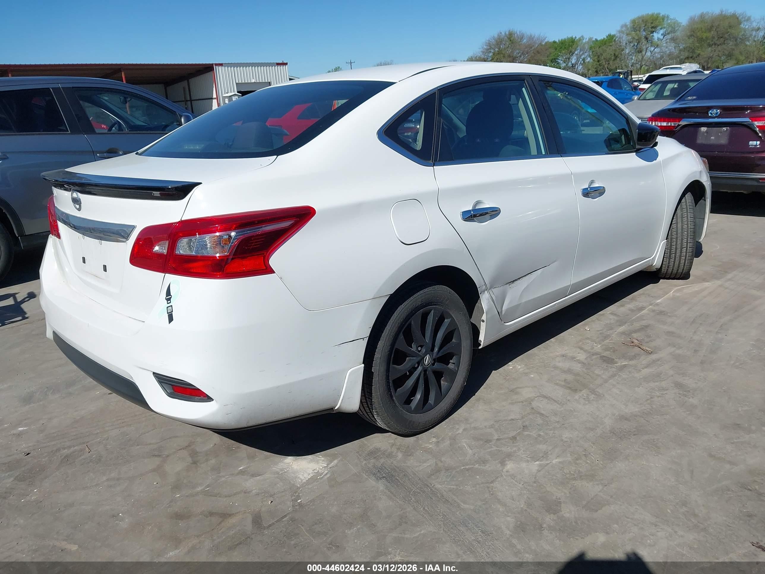 NISSAN SENTRA image 4