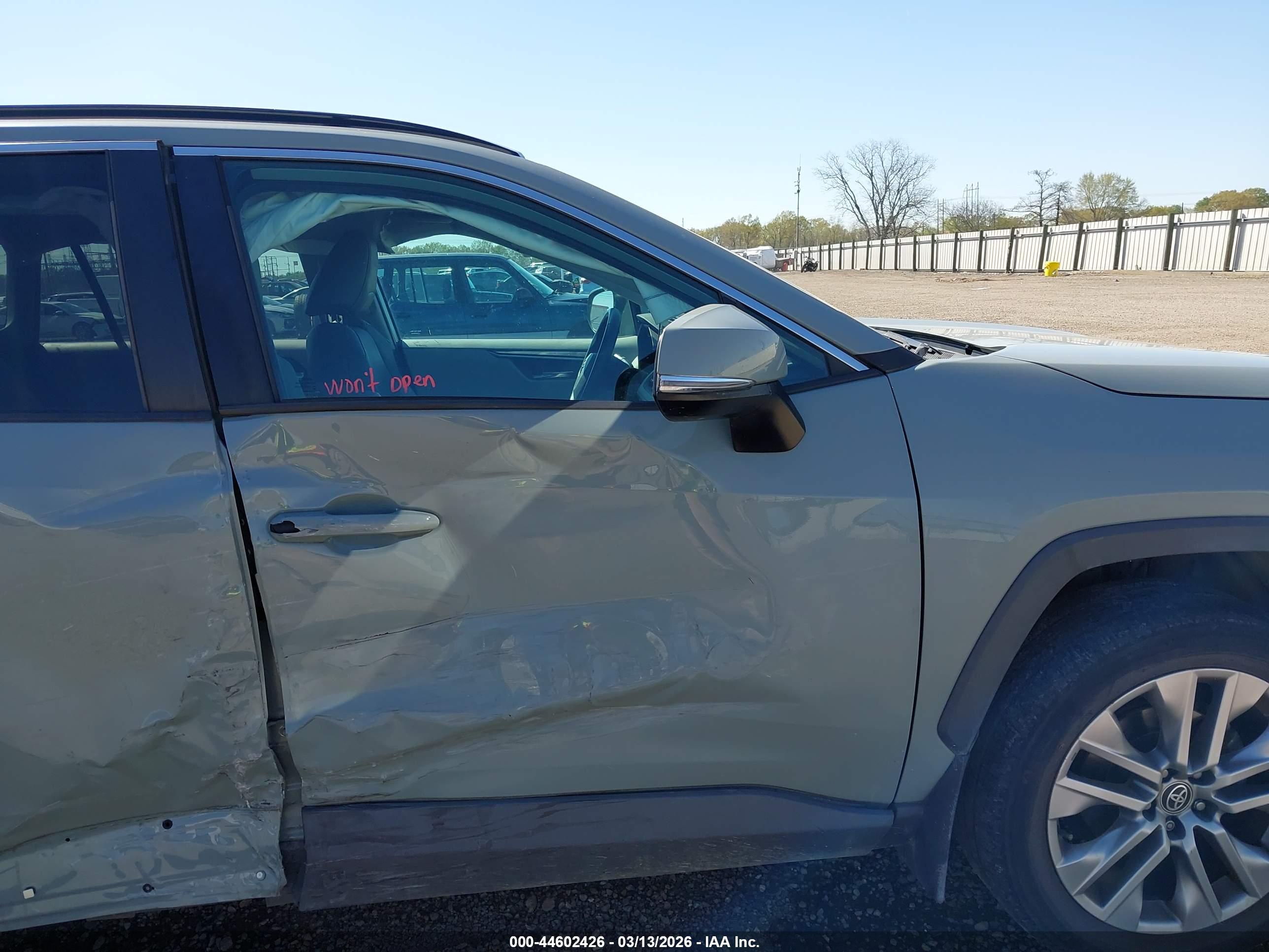 TOYOTA RAV4 image 5