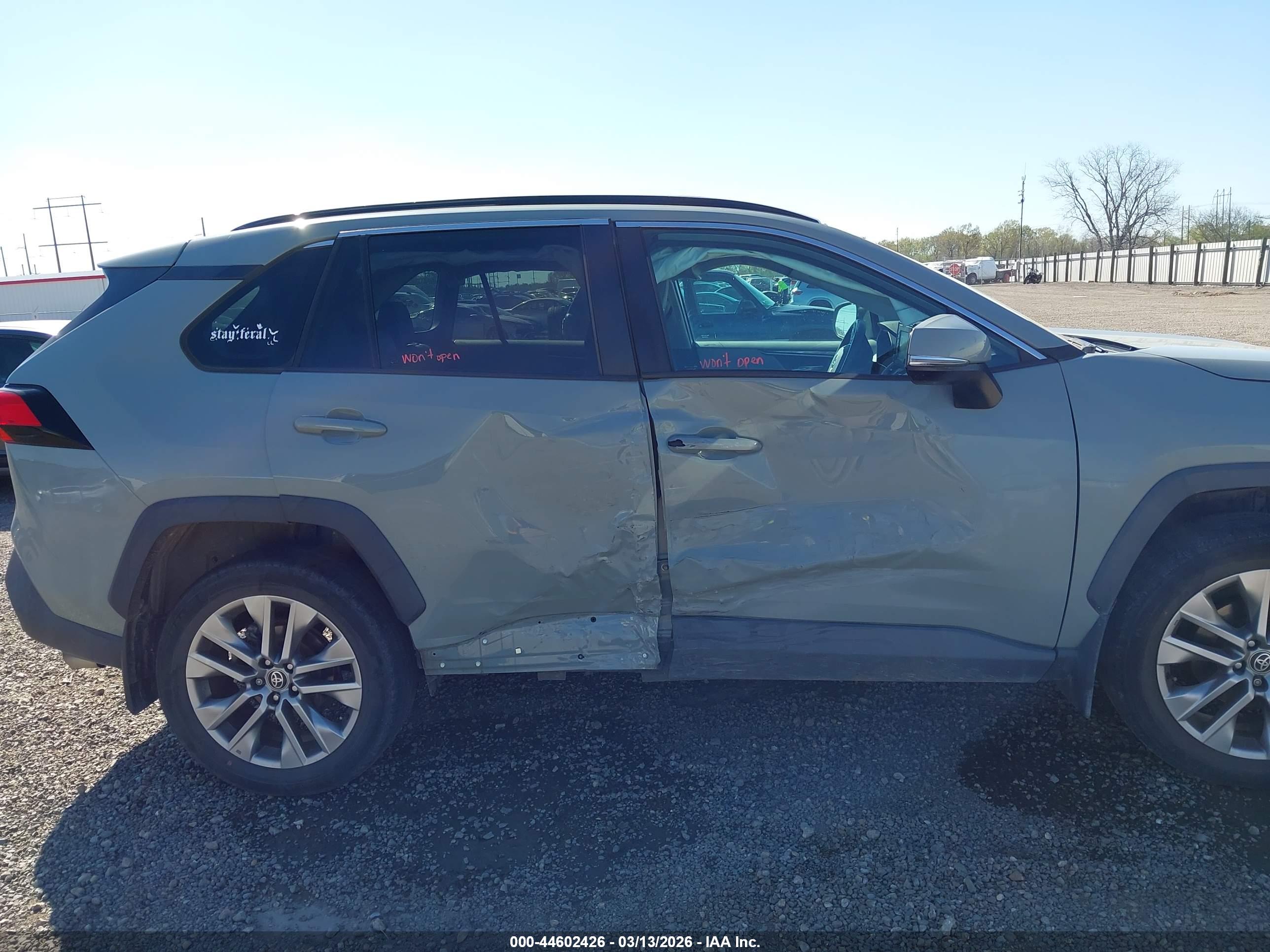 TOYOTA RAV4 image 6